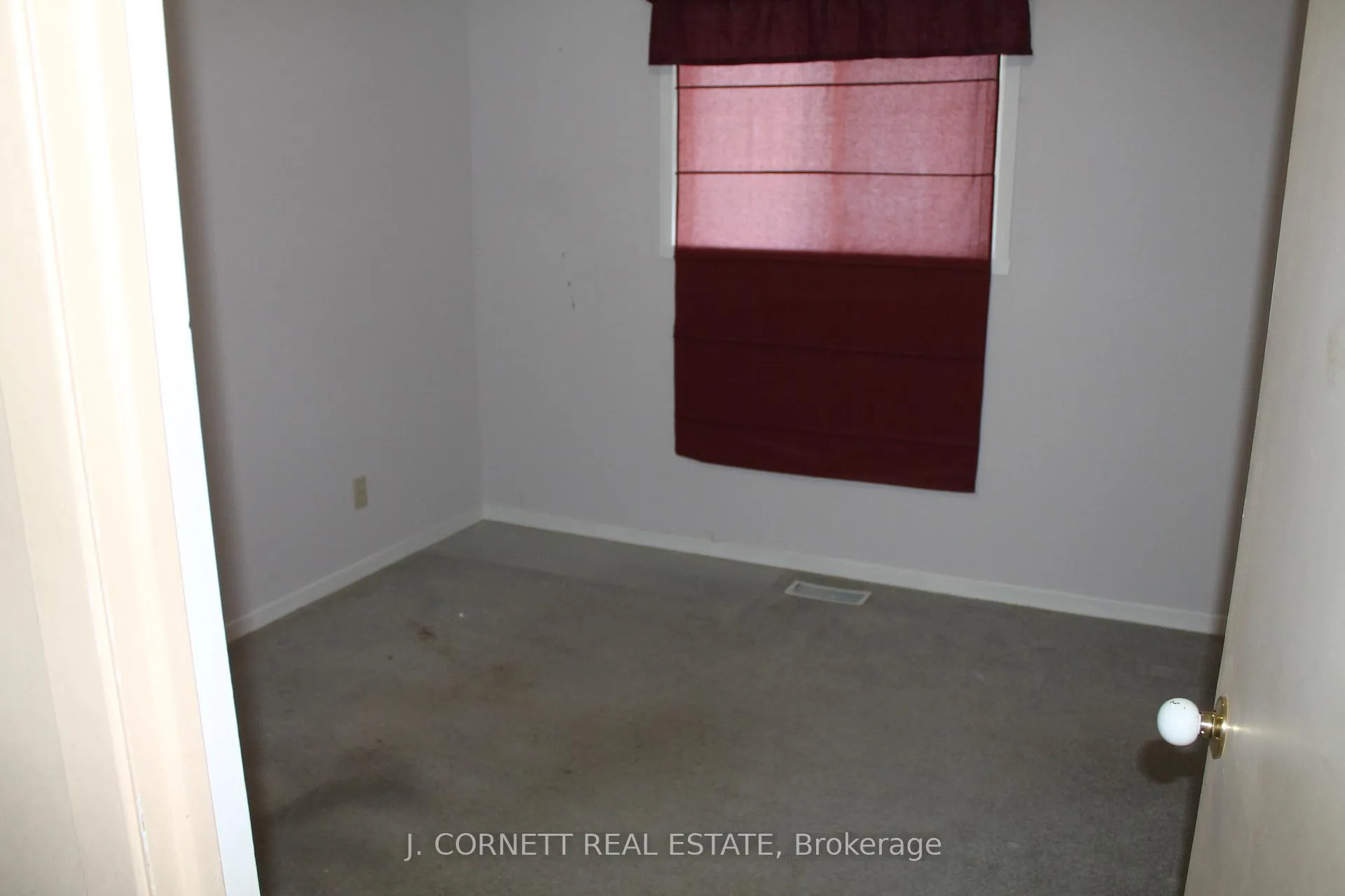 Photo 8 of 689 Champlain Drive E, Cornwall — HOMEH