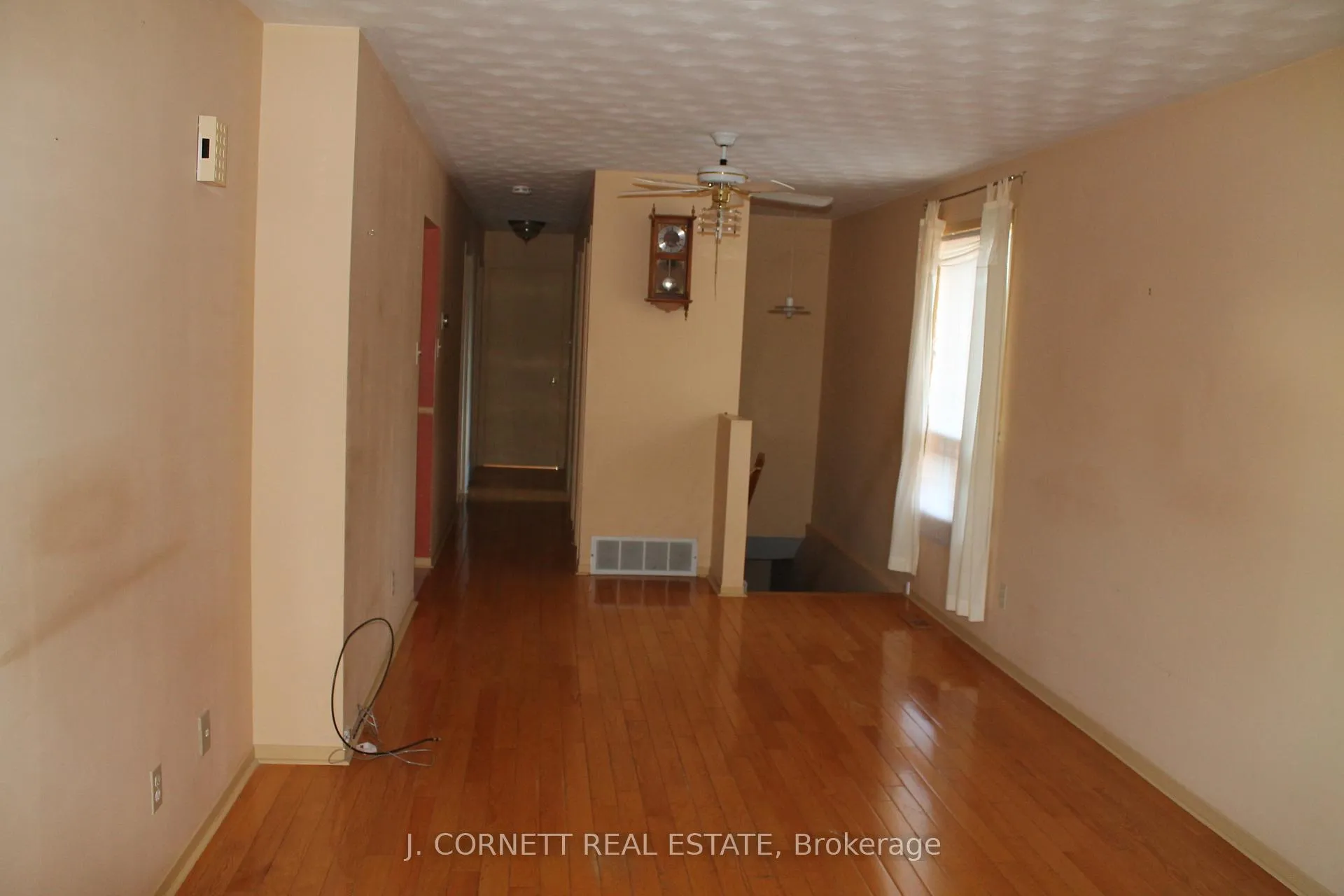 Photo 10 of 689 Champlain Drive E, Cornwall — HOMEH