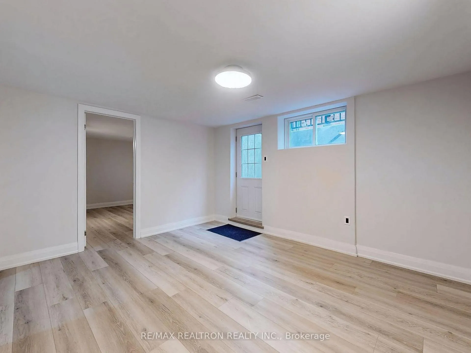 Photo 4 of Unit Bsmt, 28 Blue Spruce Lane, Markham, Royal Orchard — HOMEH
