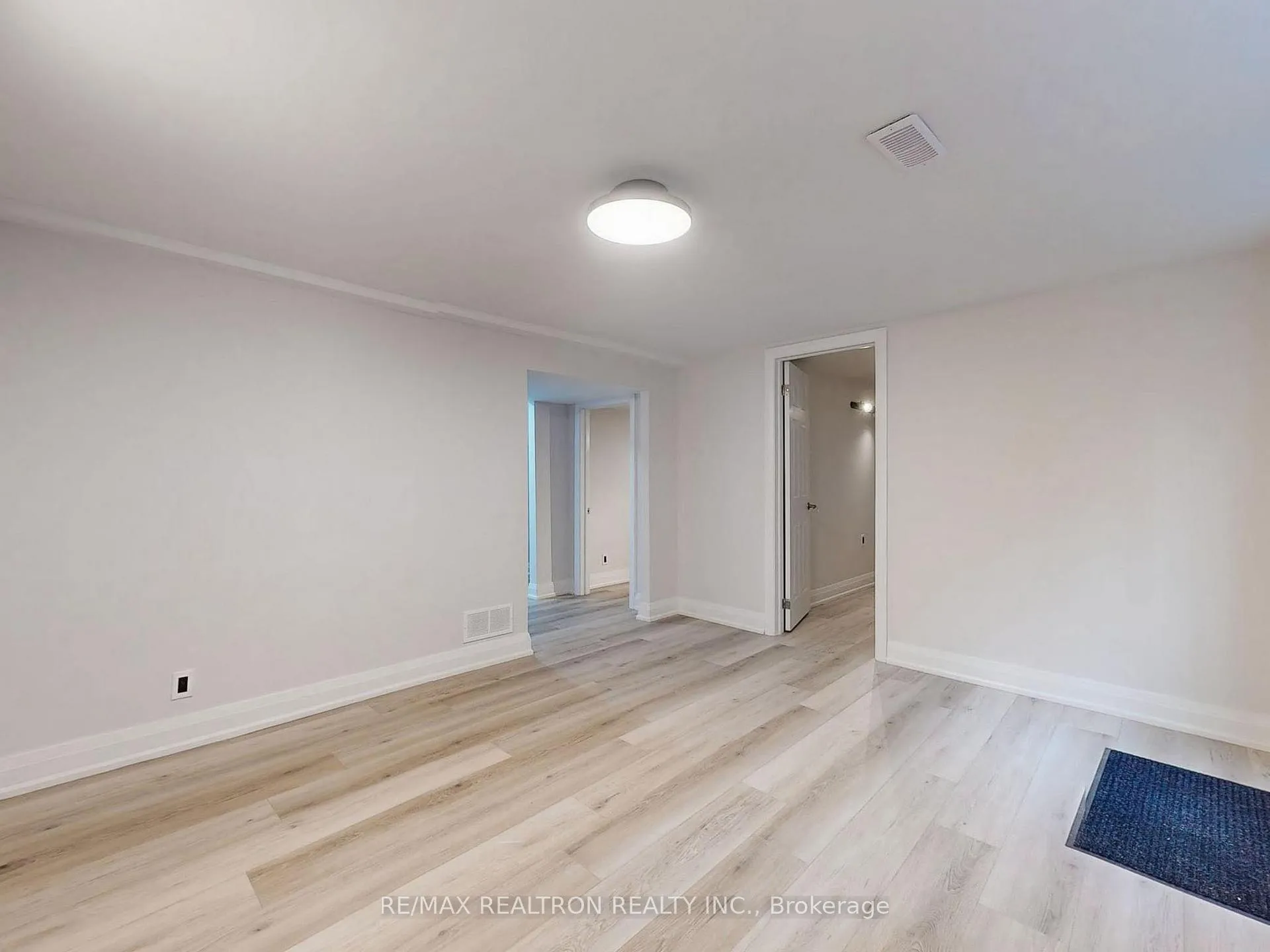 Photo 6 of Unit Bsmt, 28 Blue Spruce Lane, Markham, Royal Orchard — HOMEH