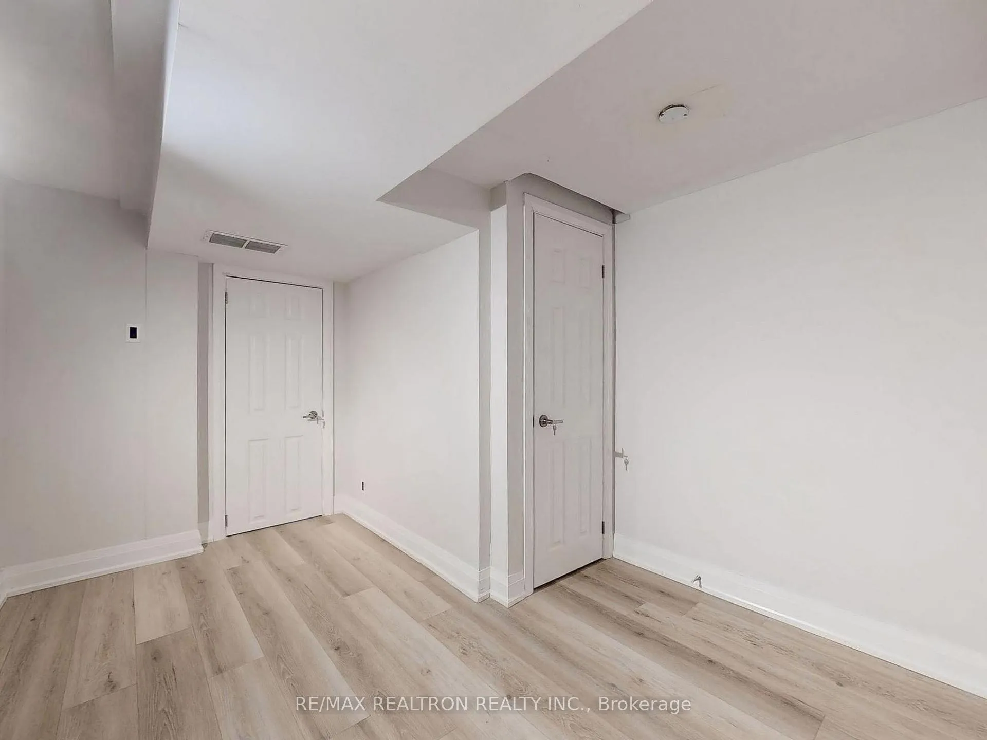 Photo 9 of Unit Bsmt, 28 Blue Spruce Lane, Markham, Royal Orchard — HOMEH