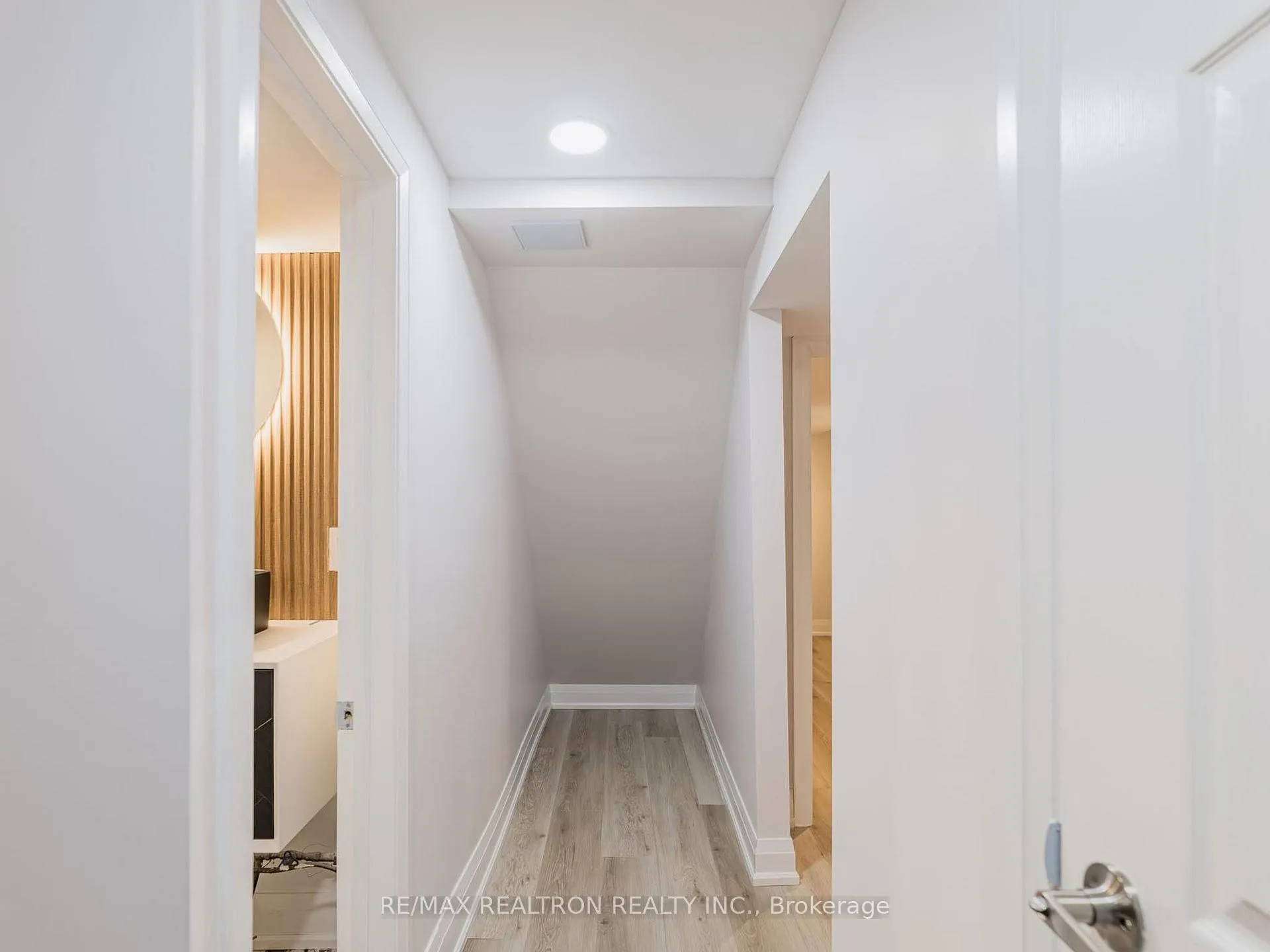 Photo 15 of Unit Bsmt, 28 Blue Spruce Lane, Markham, Royal Orchard — HOMEH
