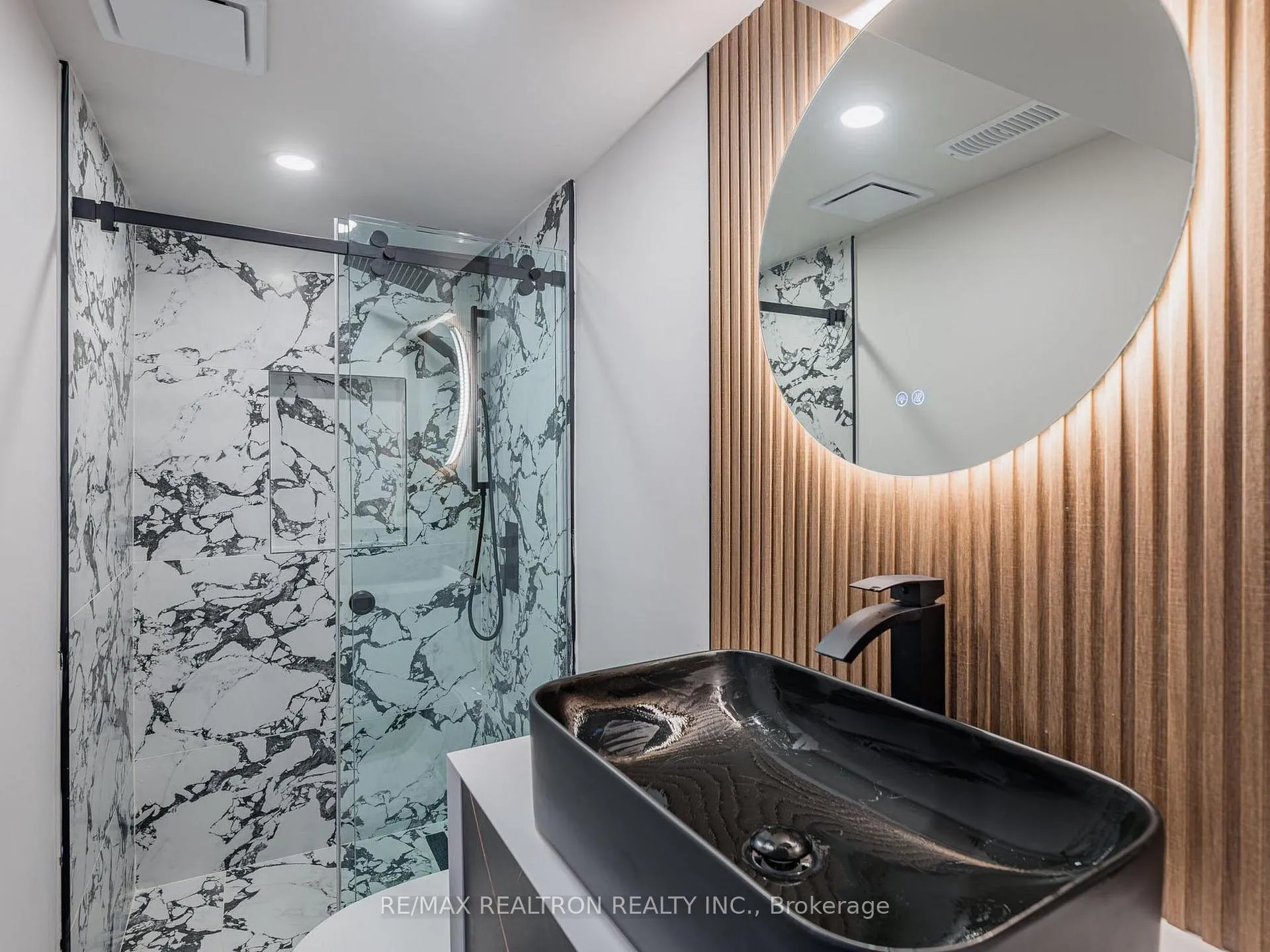 Photo 17 of Unit Bsmt, 28 Blue Spruce Lane, Markham, Royal Orchard — HOMEH