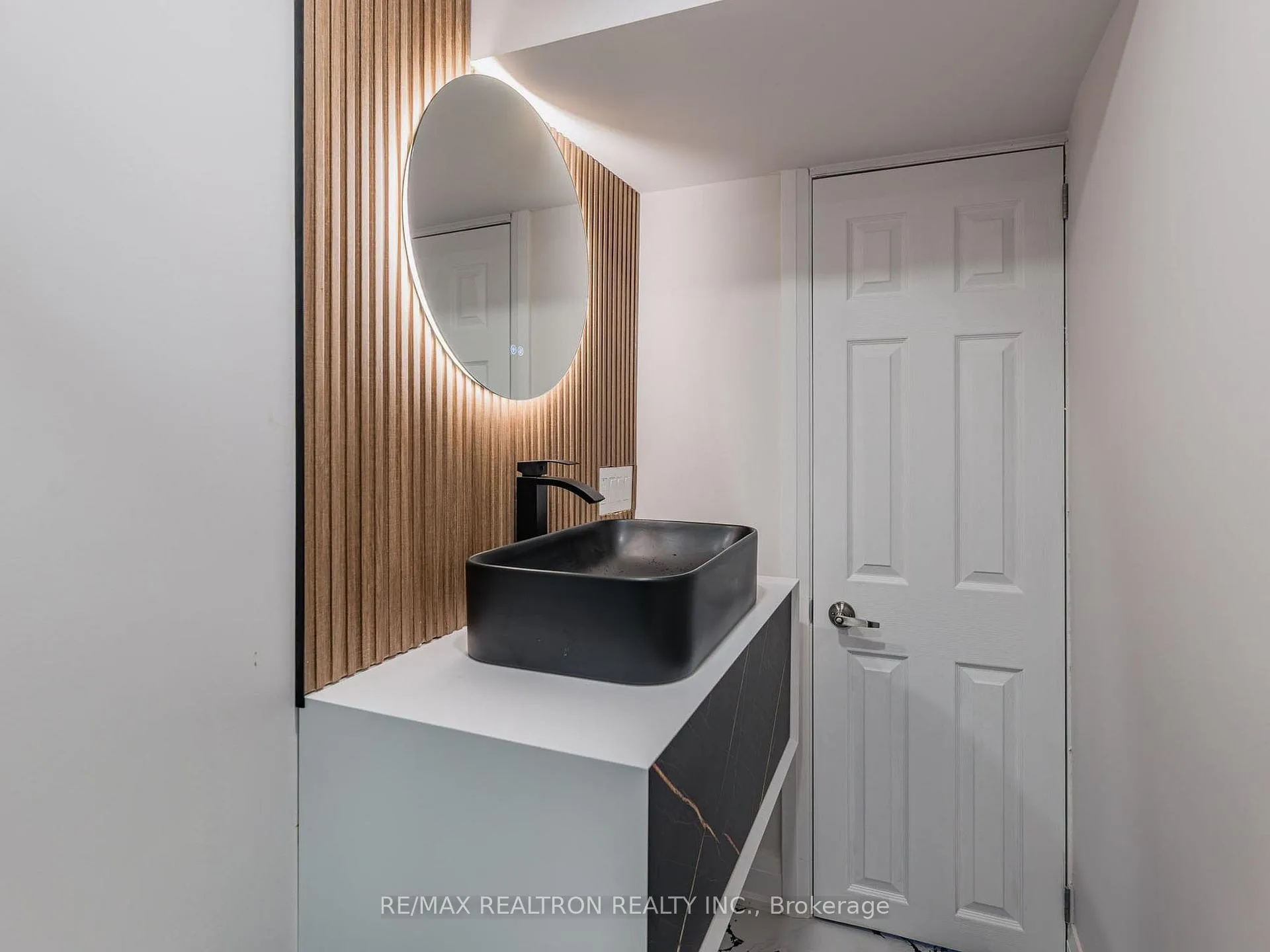 Photo 18 of Unit Bsmt, 28 Blue Spruce Lane, Markham, Royal Orchard — HOMEH
