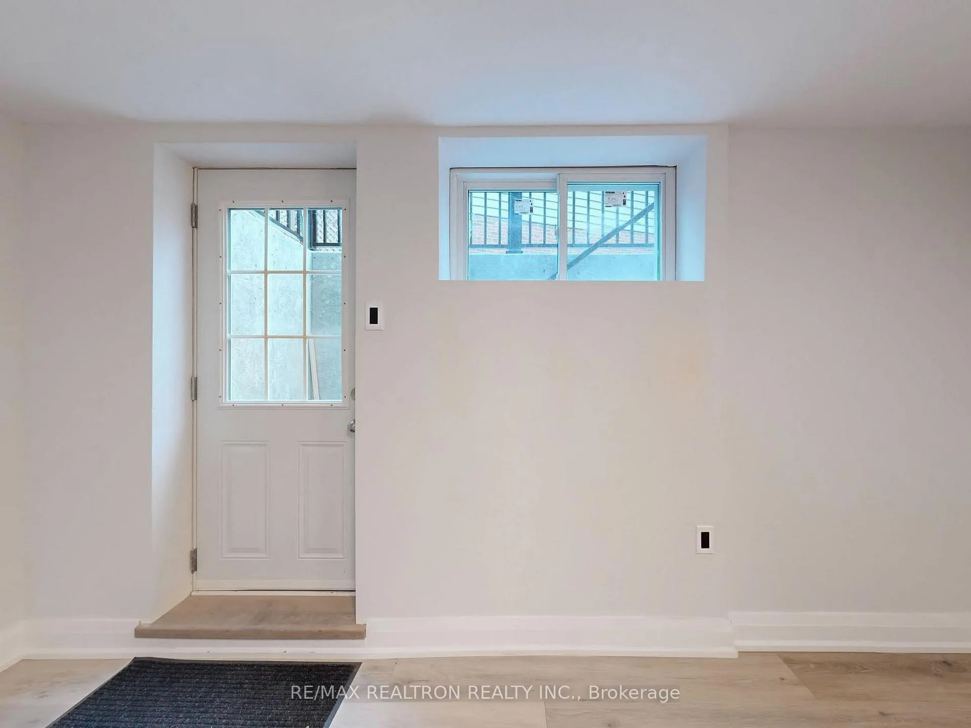 Photo 20 of Unit Bsmt, 28 Blue Spruce Lane, Markham, Royal Orchard — HOMEH