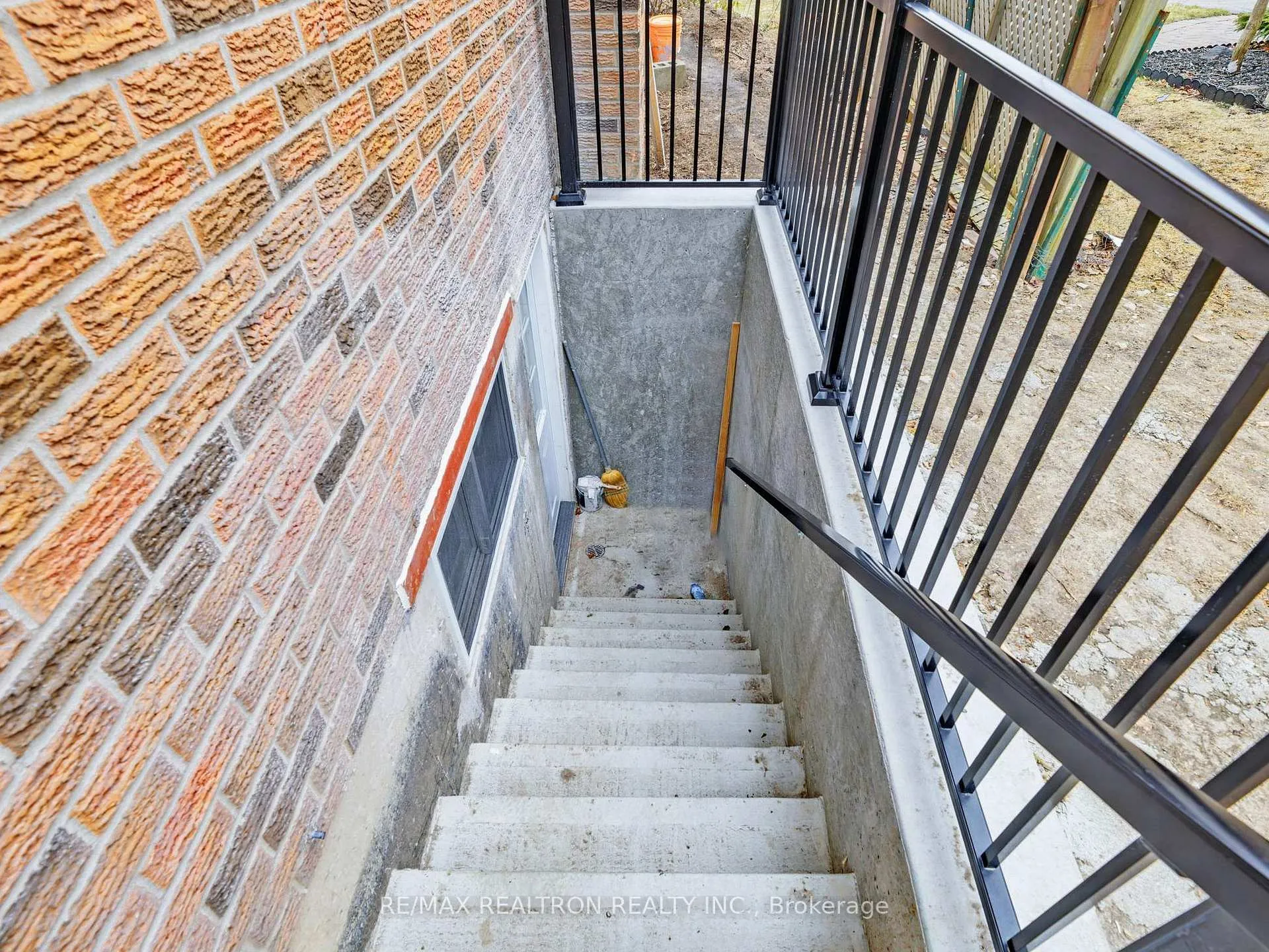 Photo 23 of Unit Bsmt, 28 Blue Spruce Lane, Markham, Royal Orchard — HOMEH