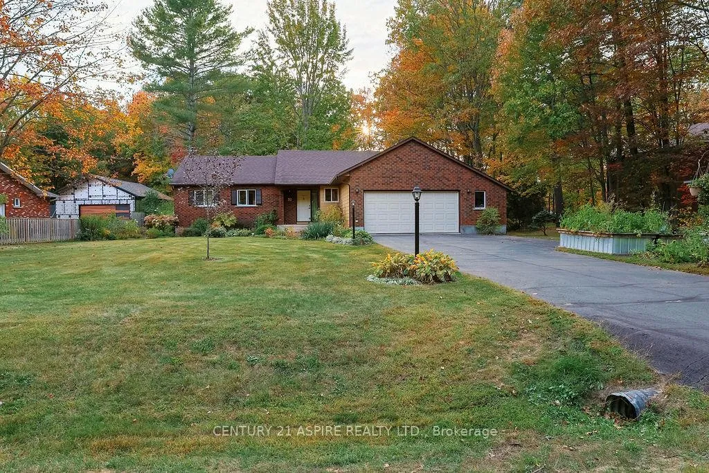 Front of 32 Country Lane