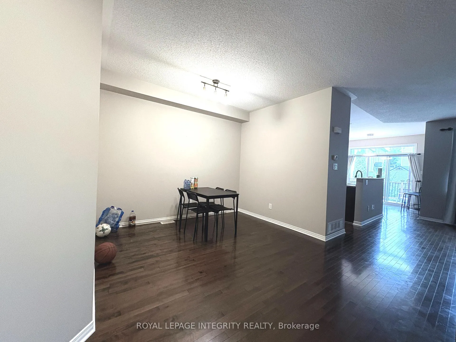 Photo 4 of 254 Badgeley Avenue, Ottawa, Kanata - Kanata Lakes/Heritage Hills — HOMEH