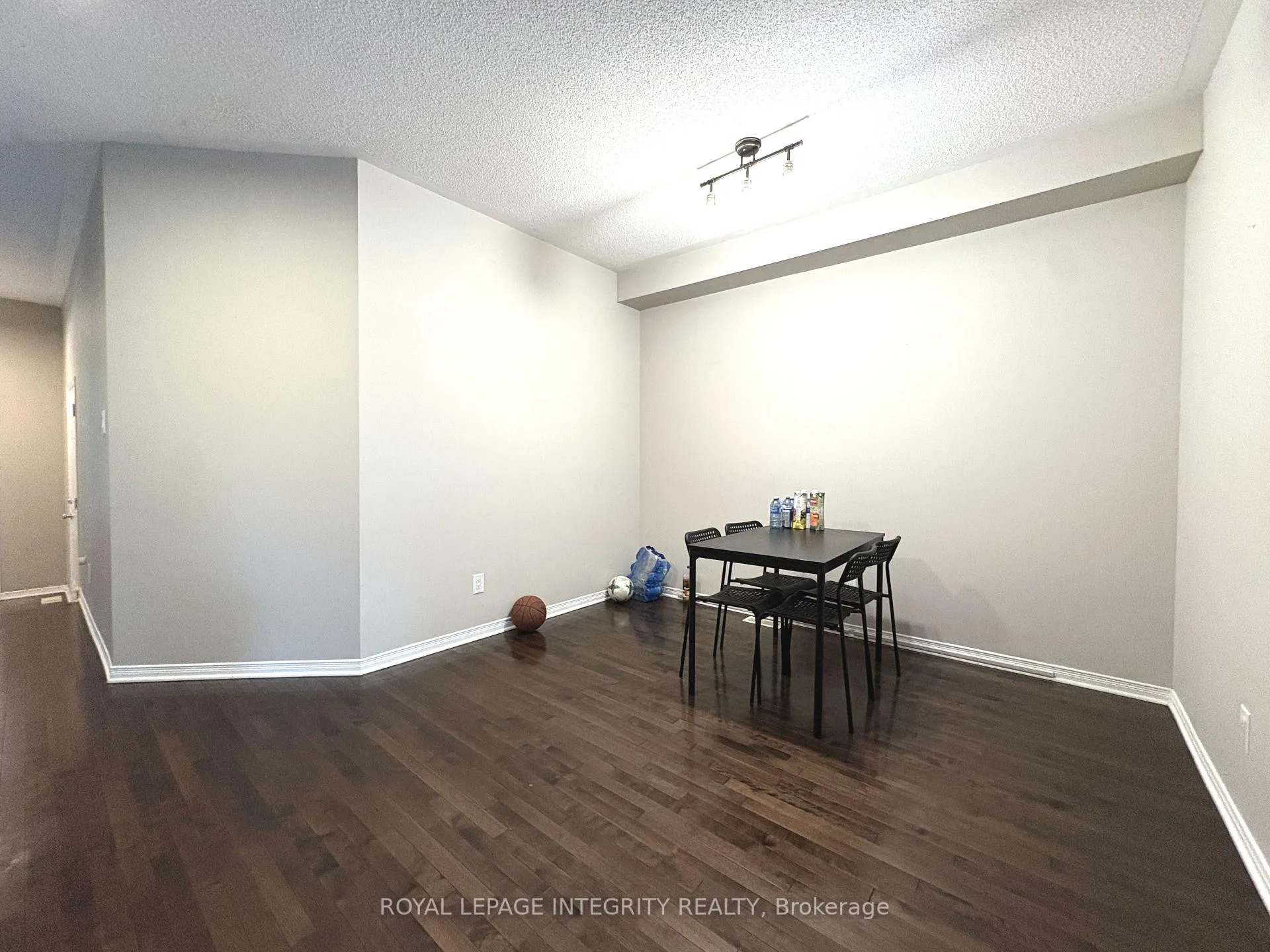 Photo 5 of 254 Badgeley Avenue, Ottawa, Kanata - Kanata Lakes/Heritage Hills — HOMEH