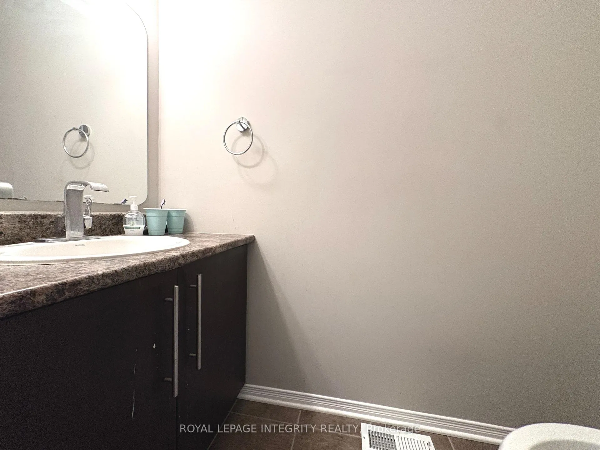 Photo 20 of 254 Badgeley Avenue, Ottawa, Kanata - Kanata Lakes/Heritage Hills — HOMEH