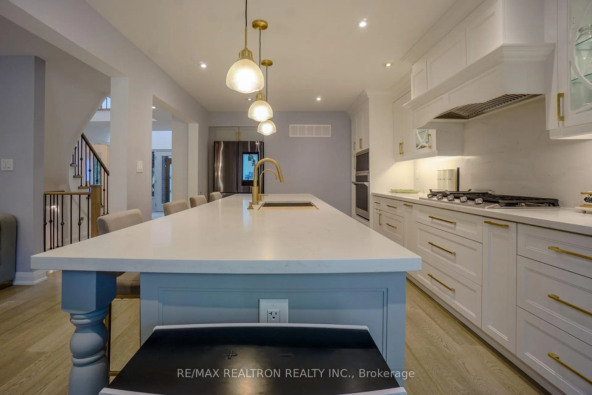 Photo 5 of 206 Carlton Road, Markham, Unionville — HOMEH