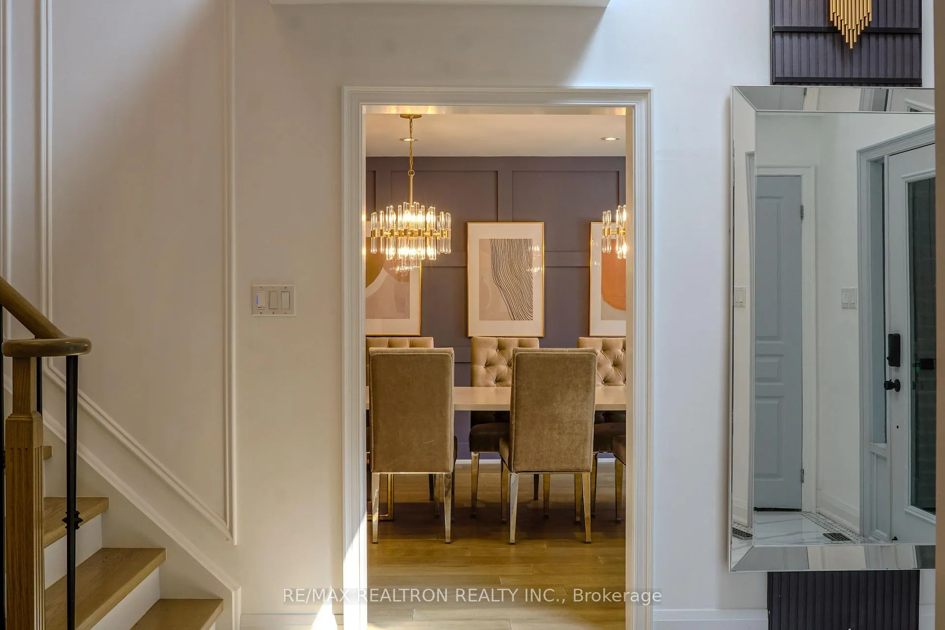 Photo 7 of 206 Carlton Road, Markham, Unionville — HOMEH