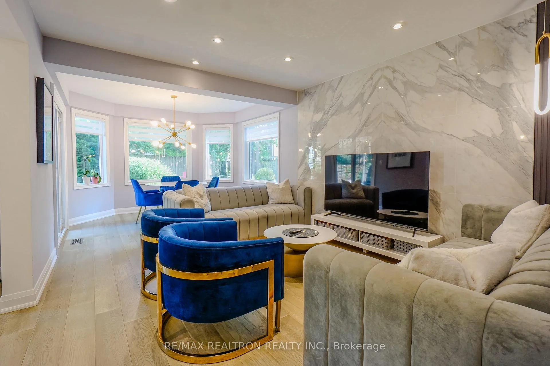 Photo 14 of 206 Carlton Road, Markham, Unionville — HOMEH