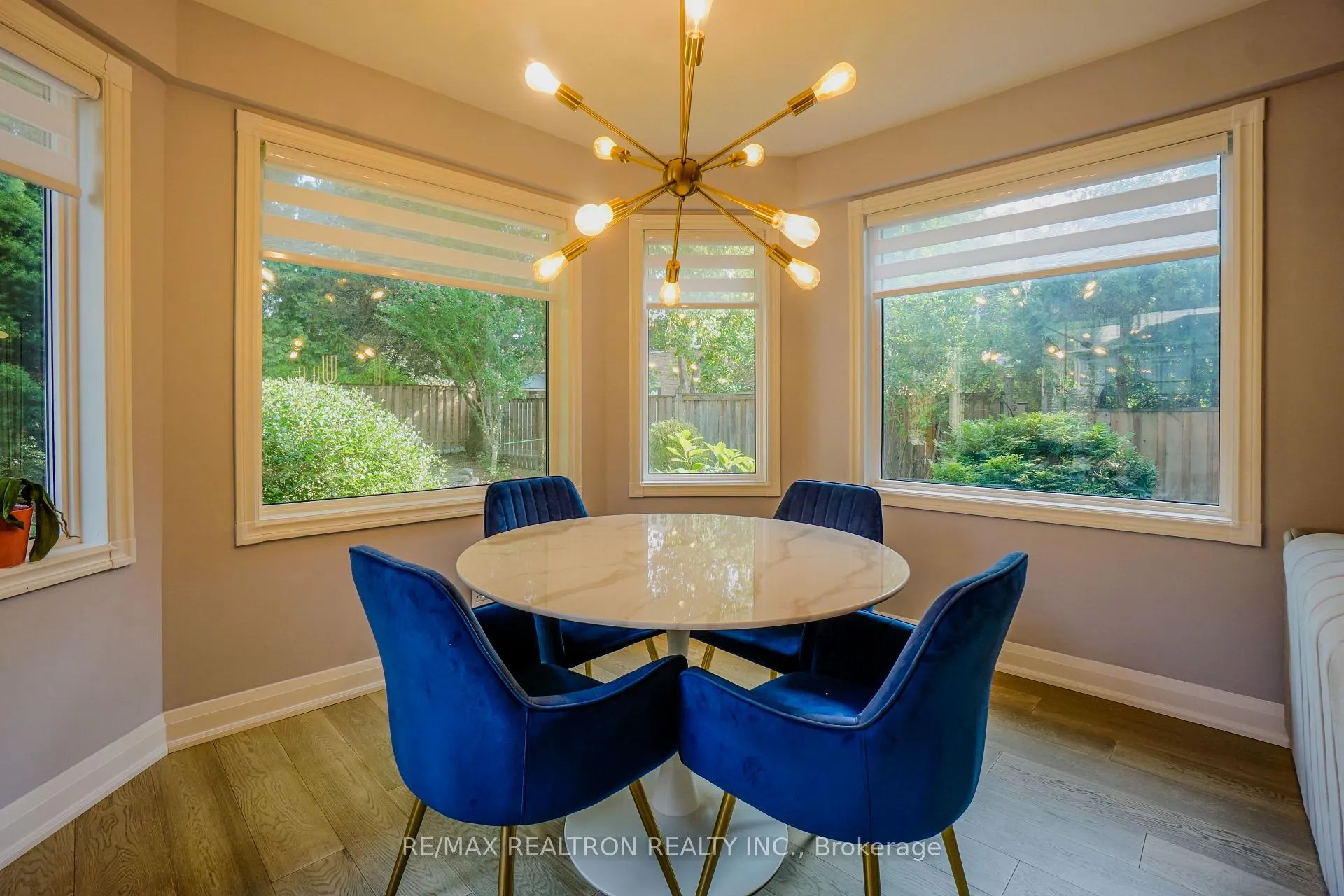 Photo 17 of 206 Carlton Road, Markham, Unionville — HOMEH