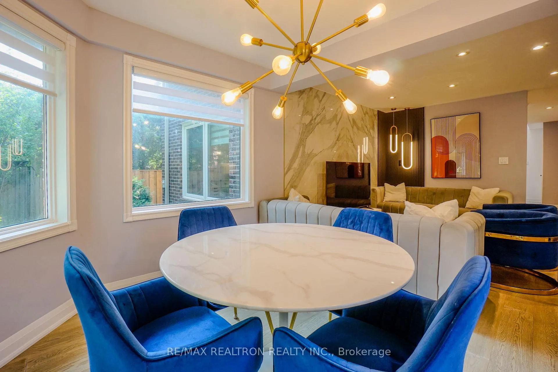 Photo 18 of 206 Carlton Road, Markham, Unionville — HOMEH