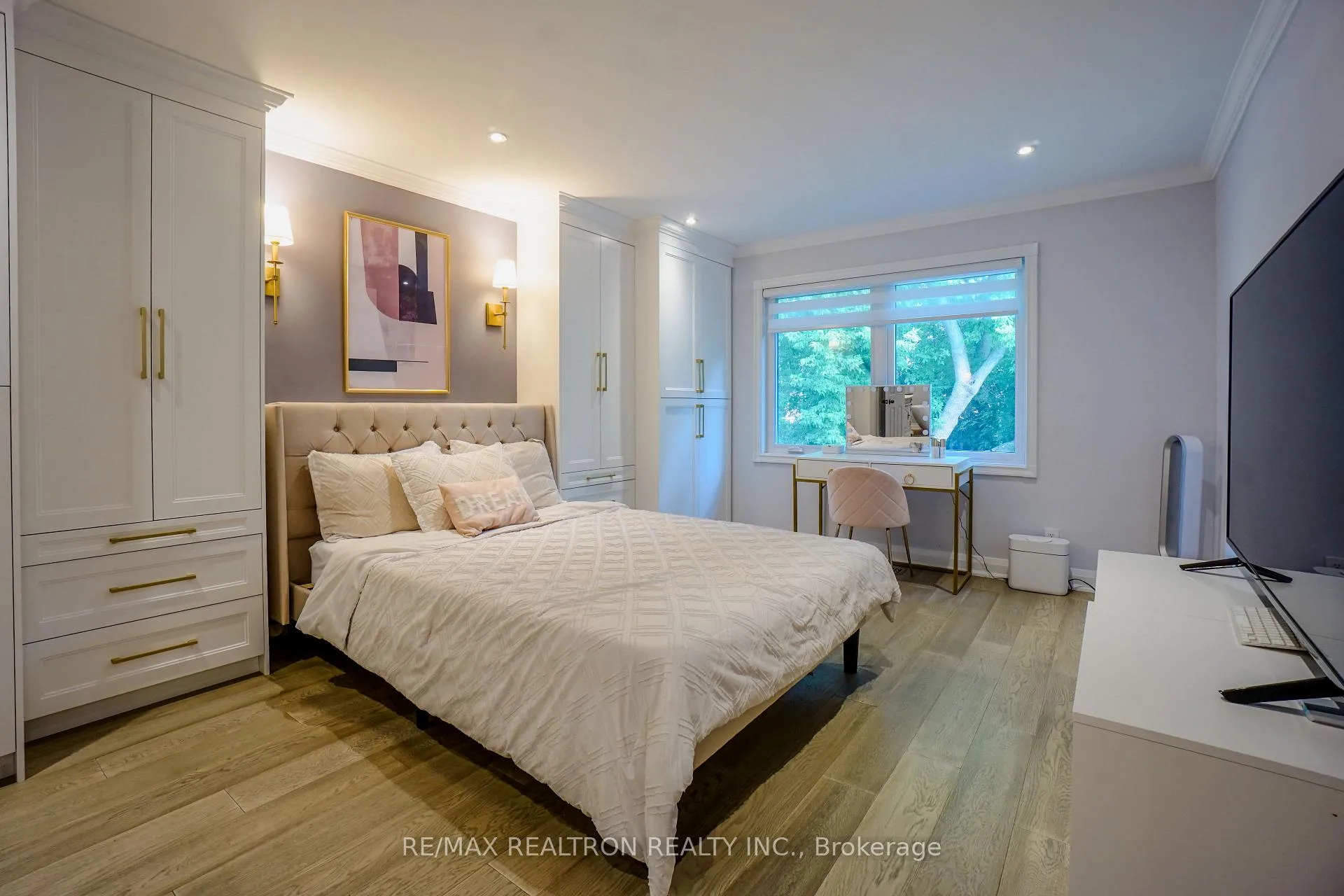 Photo 20 of 206 Carlton Road, Markham, Unionville — HOMEH