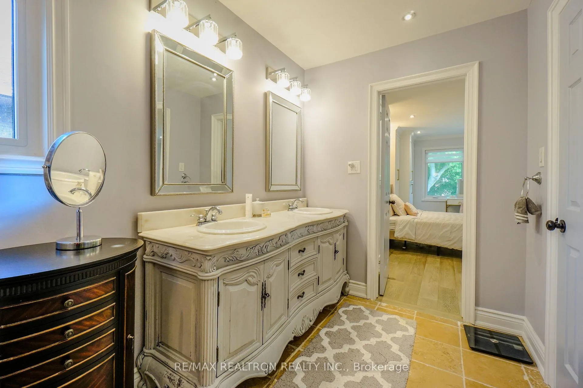 Photo 25 of 206 Carlton Road, Markham, Unionville — HOMEH