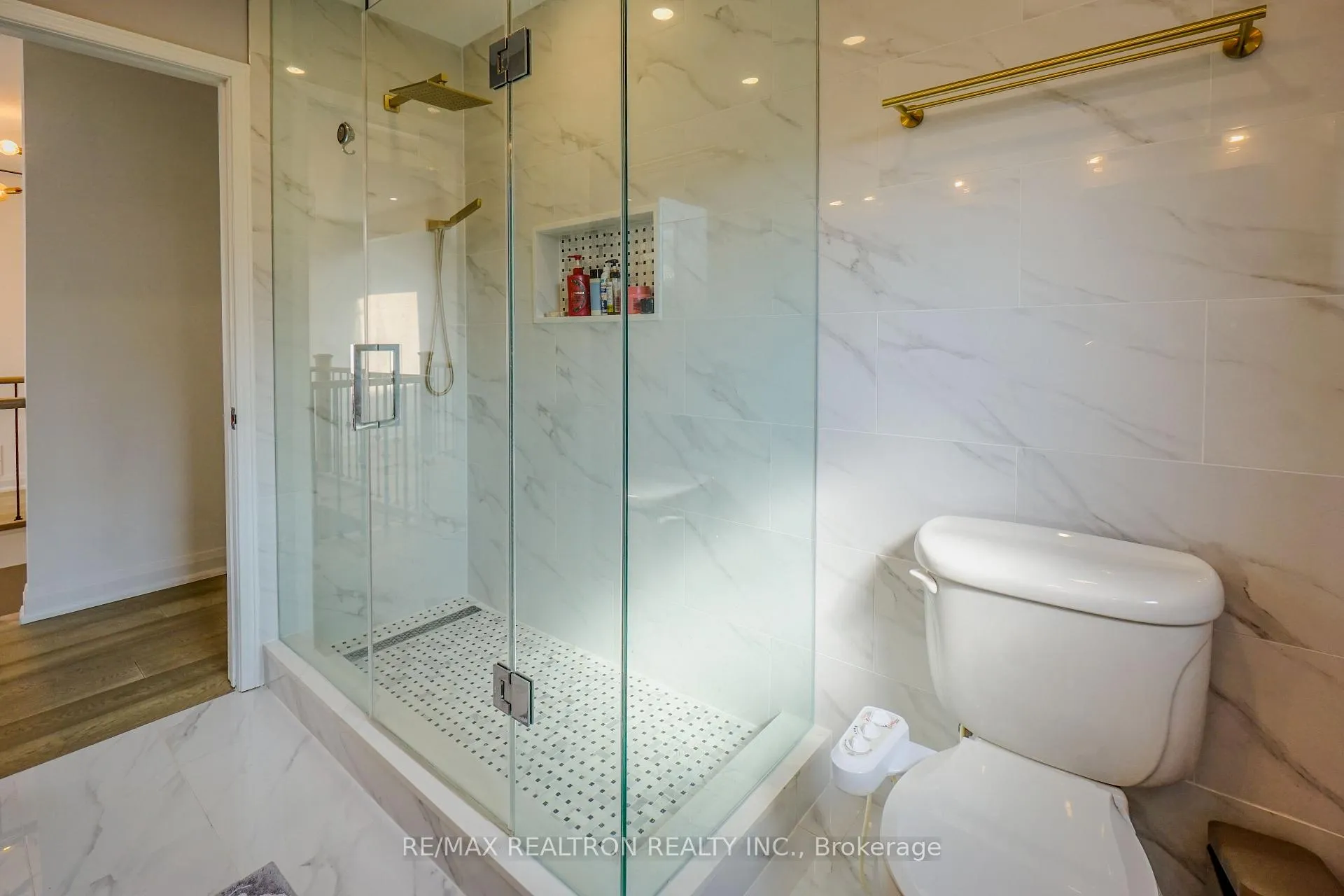 Photo 36 of 206 Carlton Road, Markham, Unionville — HOMEH