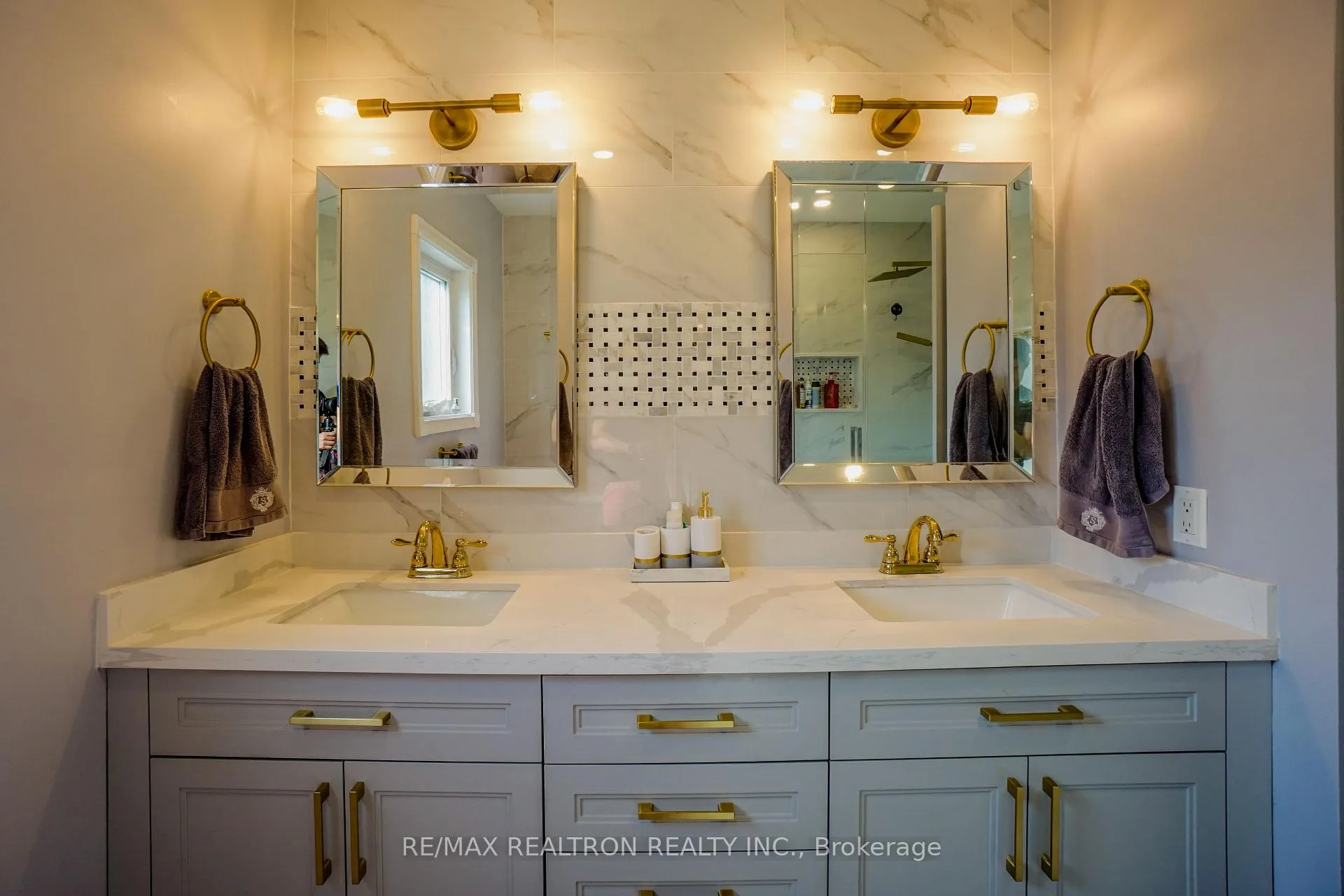 Photo 37 of 206 Carlton Road, Markham, Unionville — HOMEH