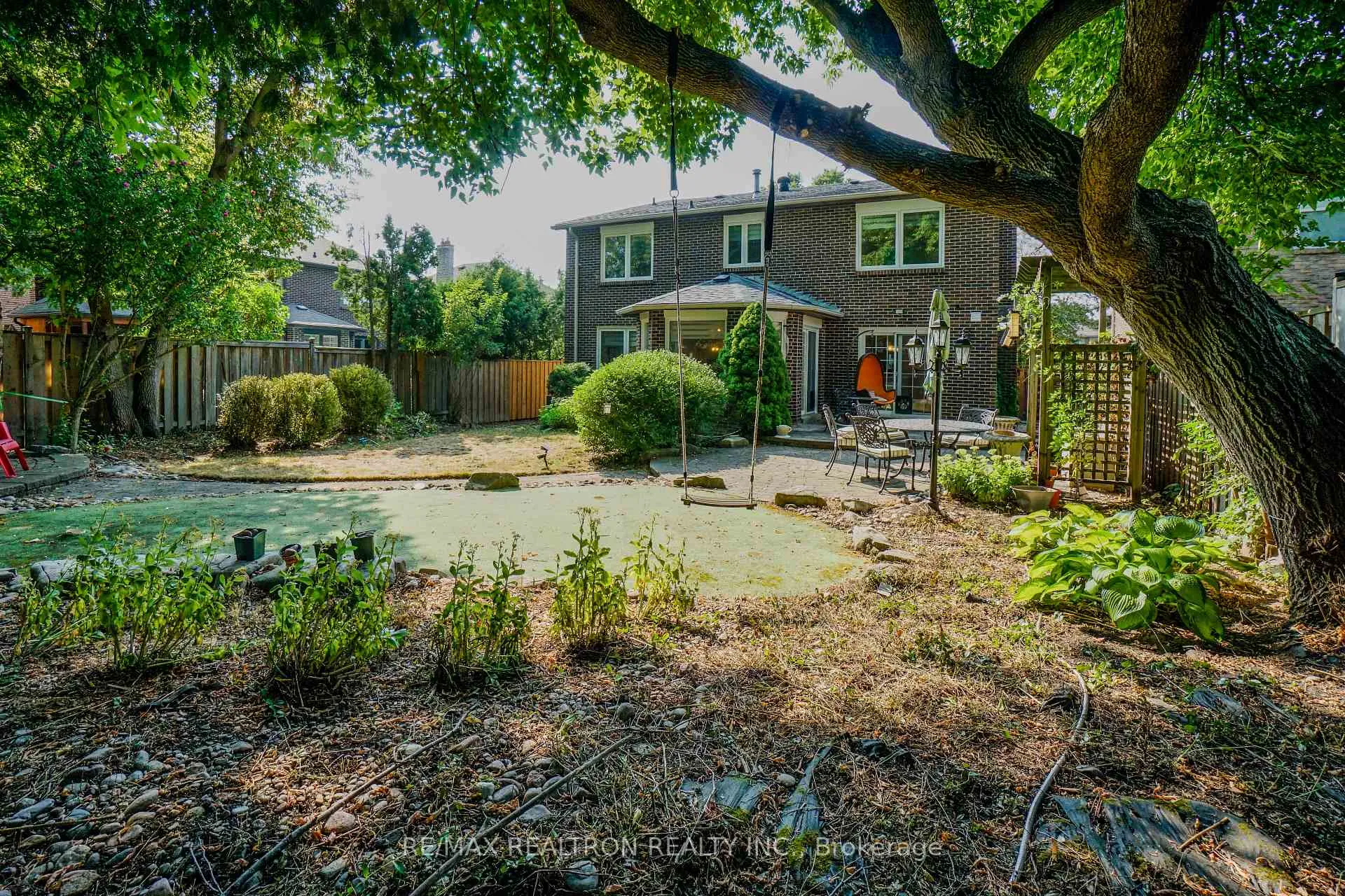 Photo 45 of 206 Carlton Road, Markham, Unionville — HOMEH