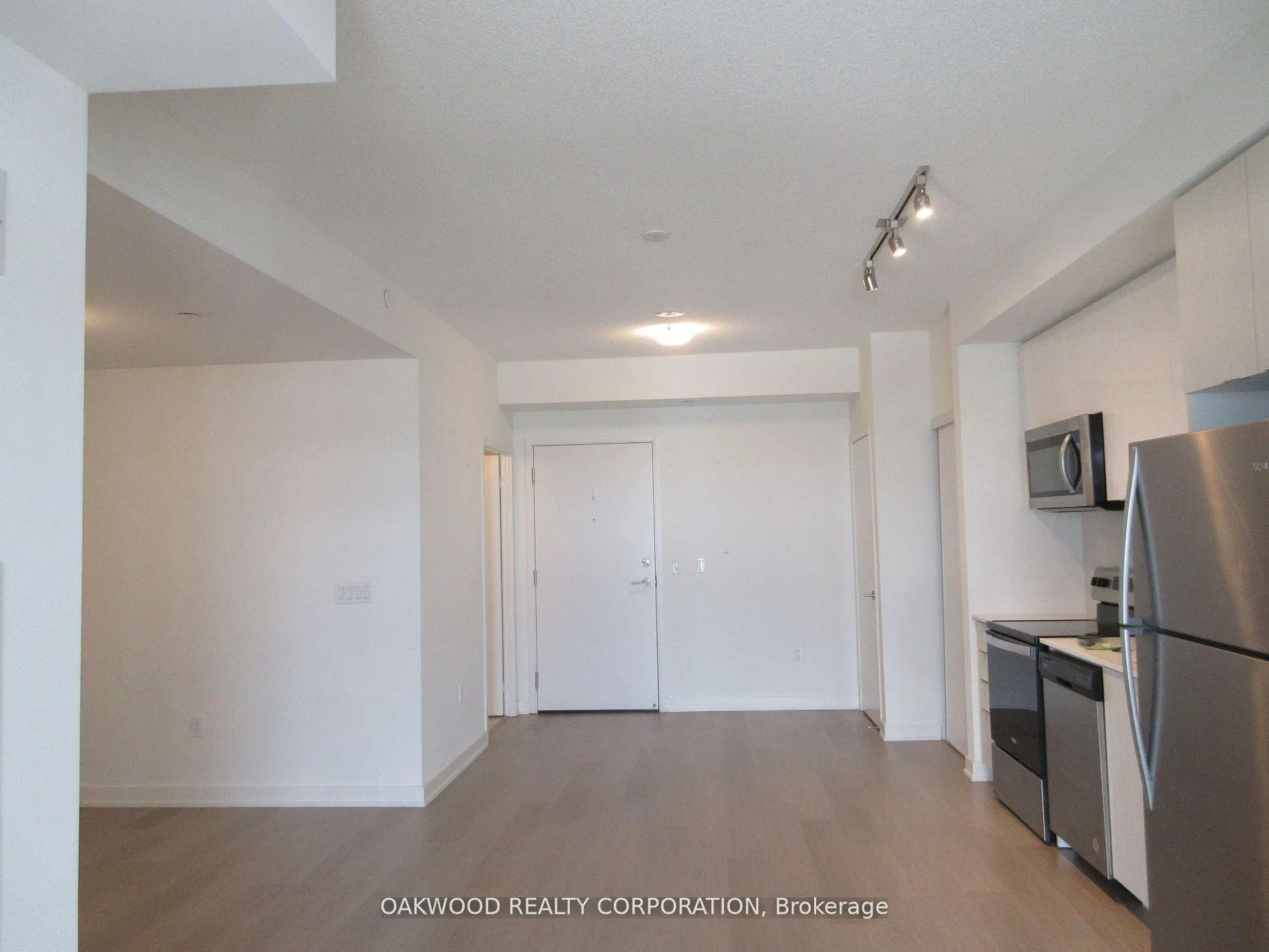 Photo 5 of Unit 512, 859 The Queensway, Etobicoke, Stonegate-Queensway — HOMEH