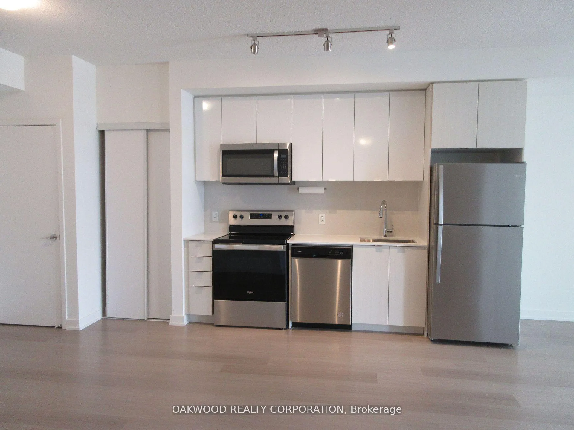 Photo 6 of Unit 512, 859 The Queensway, Etobicoke, Stonegate-Queensway — HOMEH