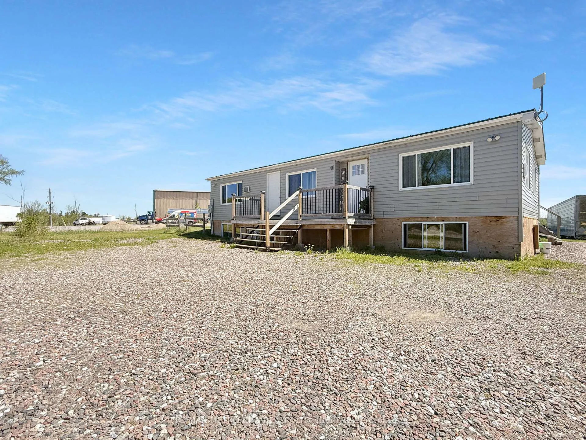 Photo 1 of 211 Elliott Crescent, Renfrew — HOMEH