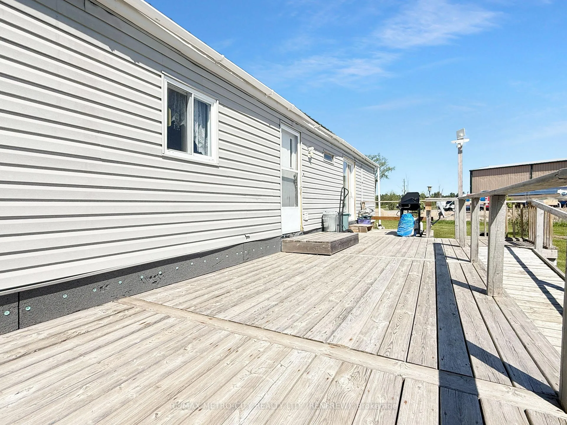 Photo 18 of 211 Elliott Crescent, Renfrew — HOMEH