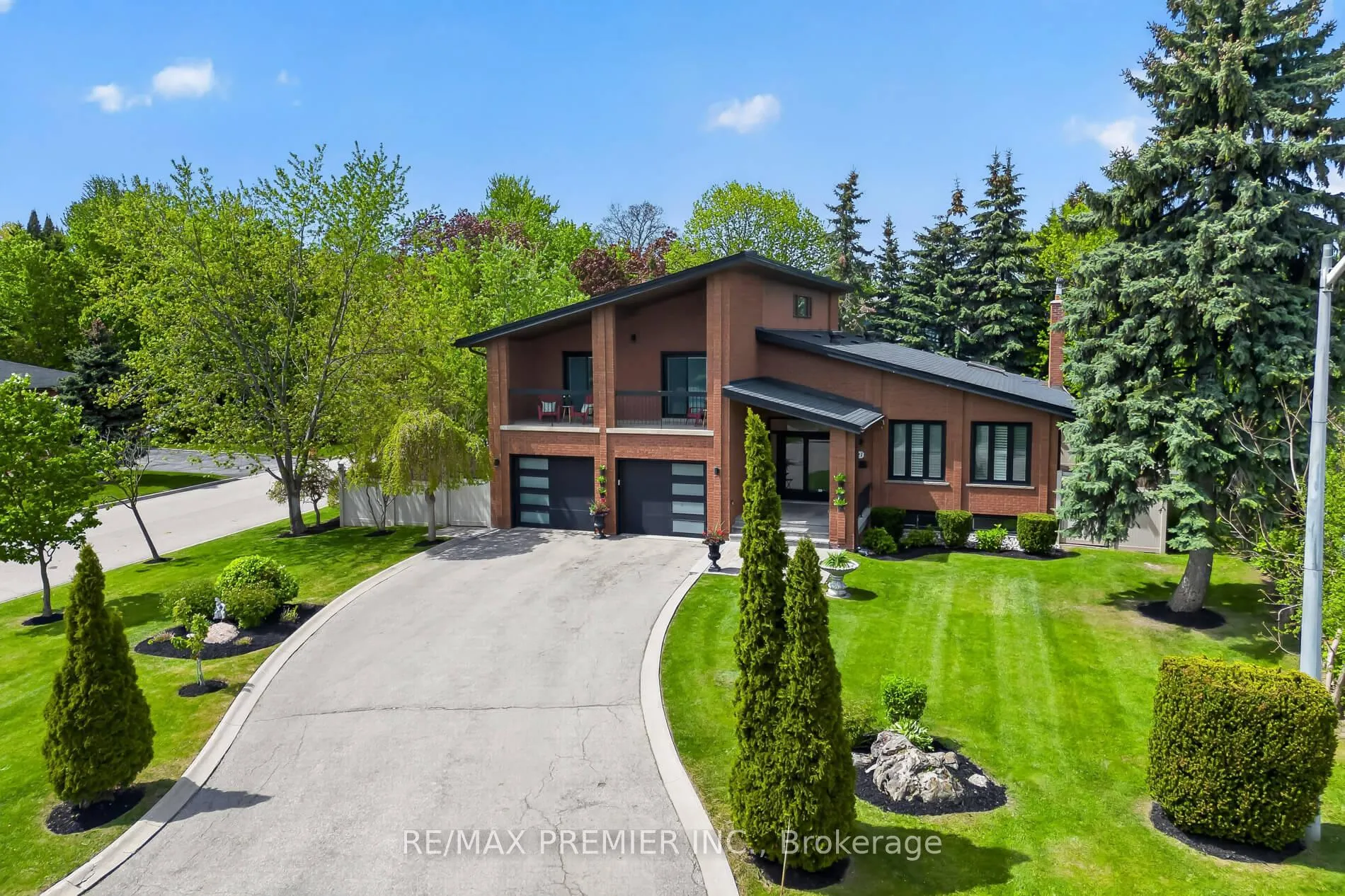 Photo 1 of 21 Forest Circle Court, Vaughan, East Woodbridge — HOMEH