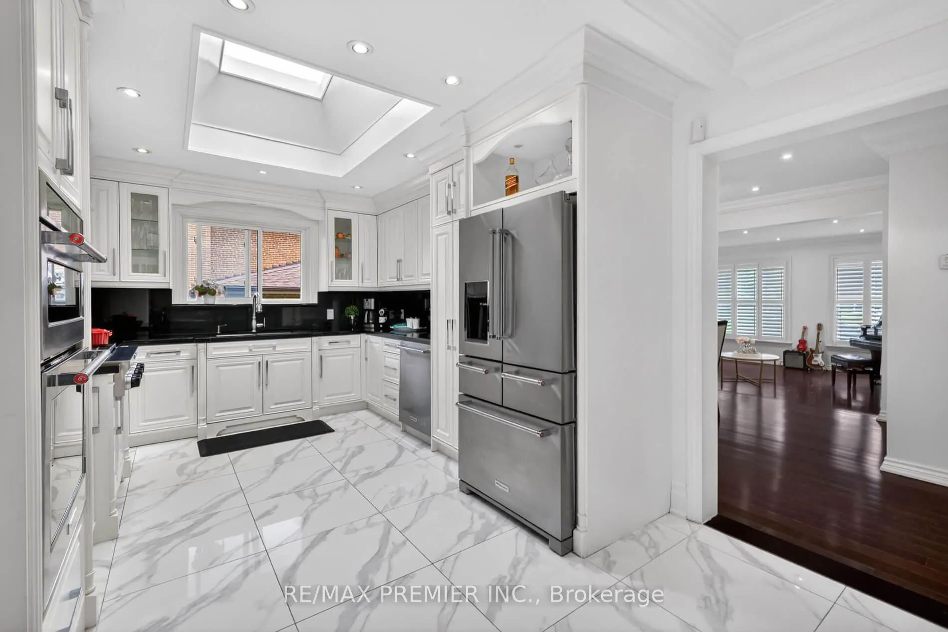 Photo 8 of 21 Forest Circle Court, Vaughan, East Woodbridge — HOMEH