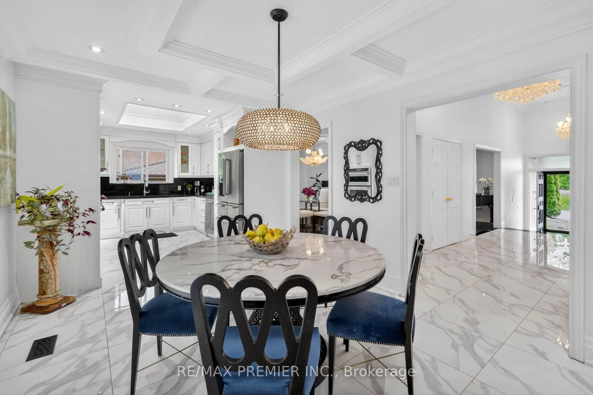 Photo 11 of 21 Forest Circle Court, Vaughan, East Woodbridge — HOMEH
