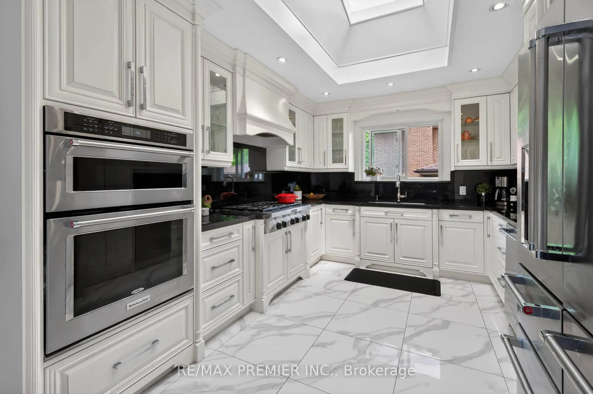 Photo 12 of 21 Forest Circle Court, Vaughan, East Woodbridge — HOMEH