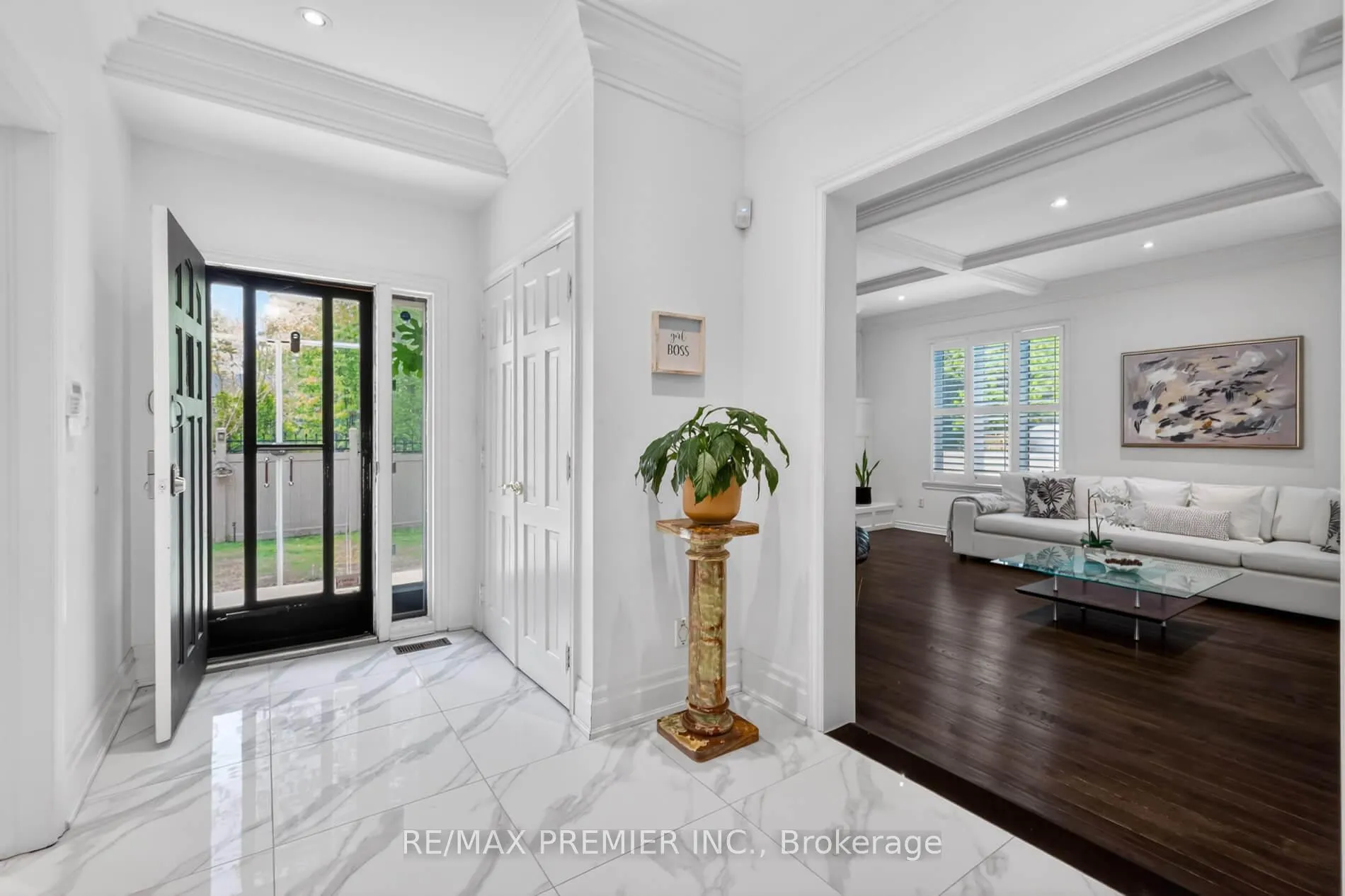 Photo 14 of 21 Forest Circle Court, Vaughan, East Woodbridge — HOMEH
