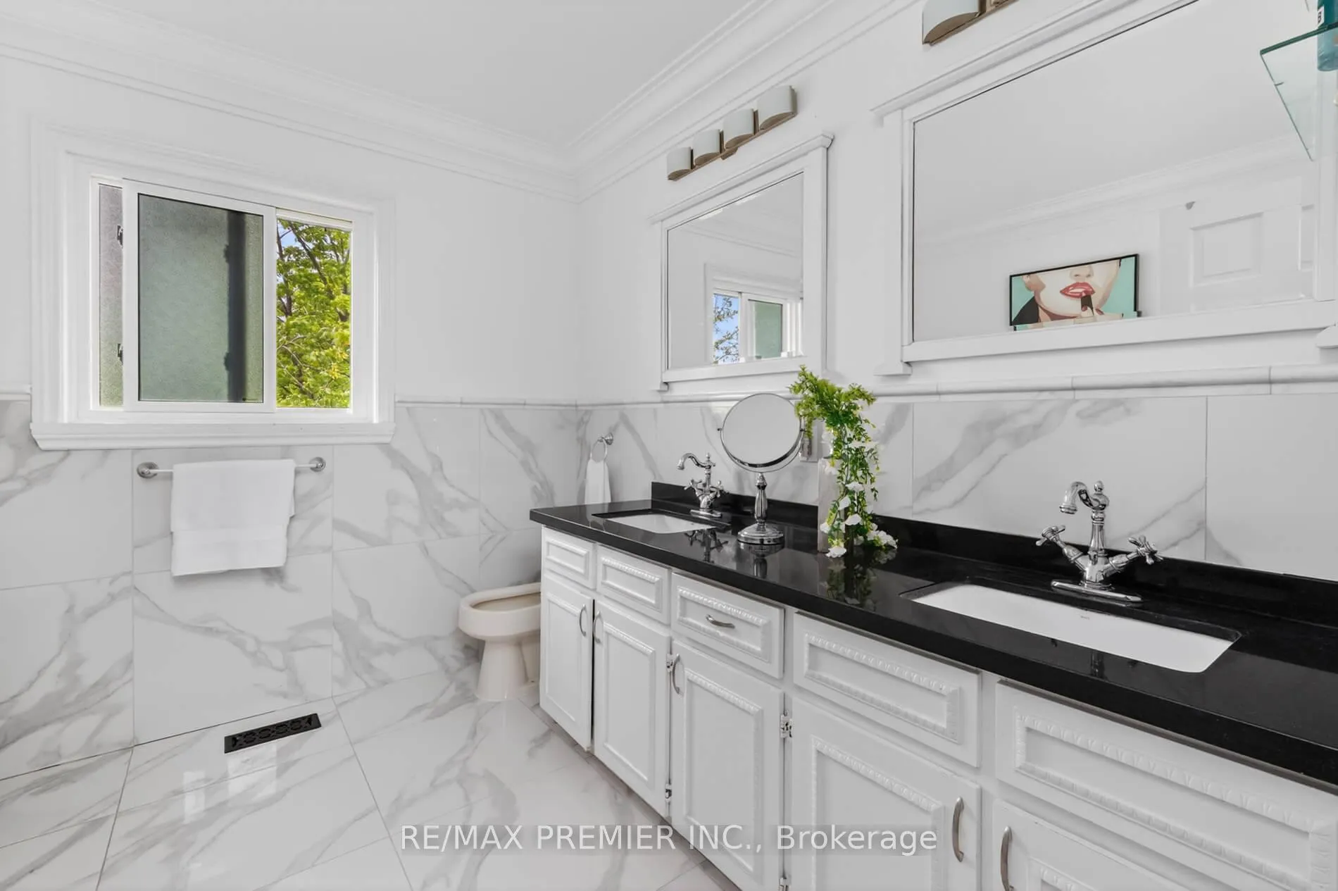 Photo 24 of 21 Forest Circle Court, Vaughan, East Woodbridge — HOMEH