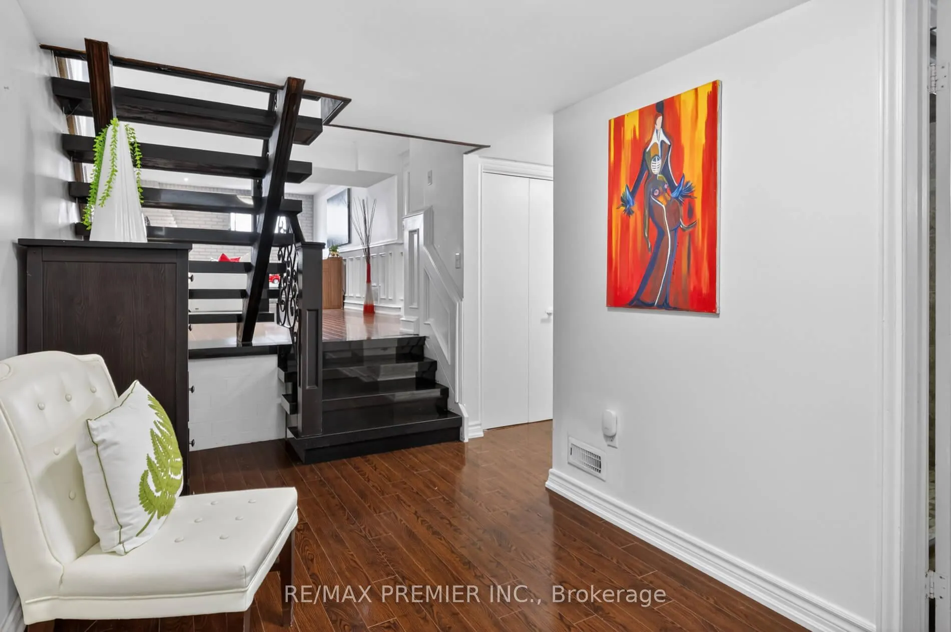Photo 28 of 21 Forest Circle Court, Vaughan, East Woodbridge — HOMEH