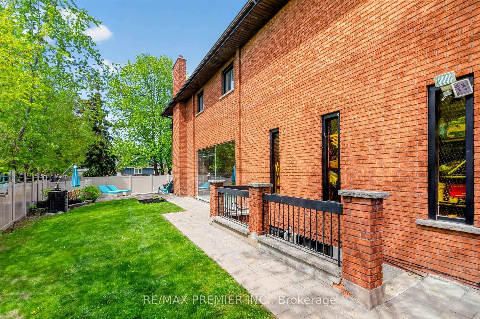 Photo 37 of 21 Forest Circle Court, Vaughan, East Woodbridge — HOMEH