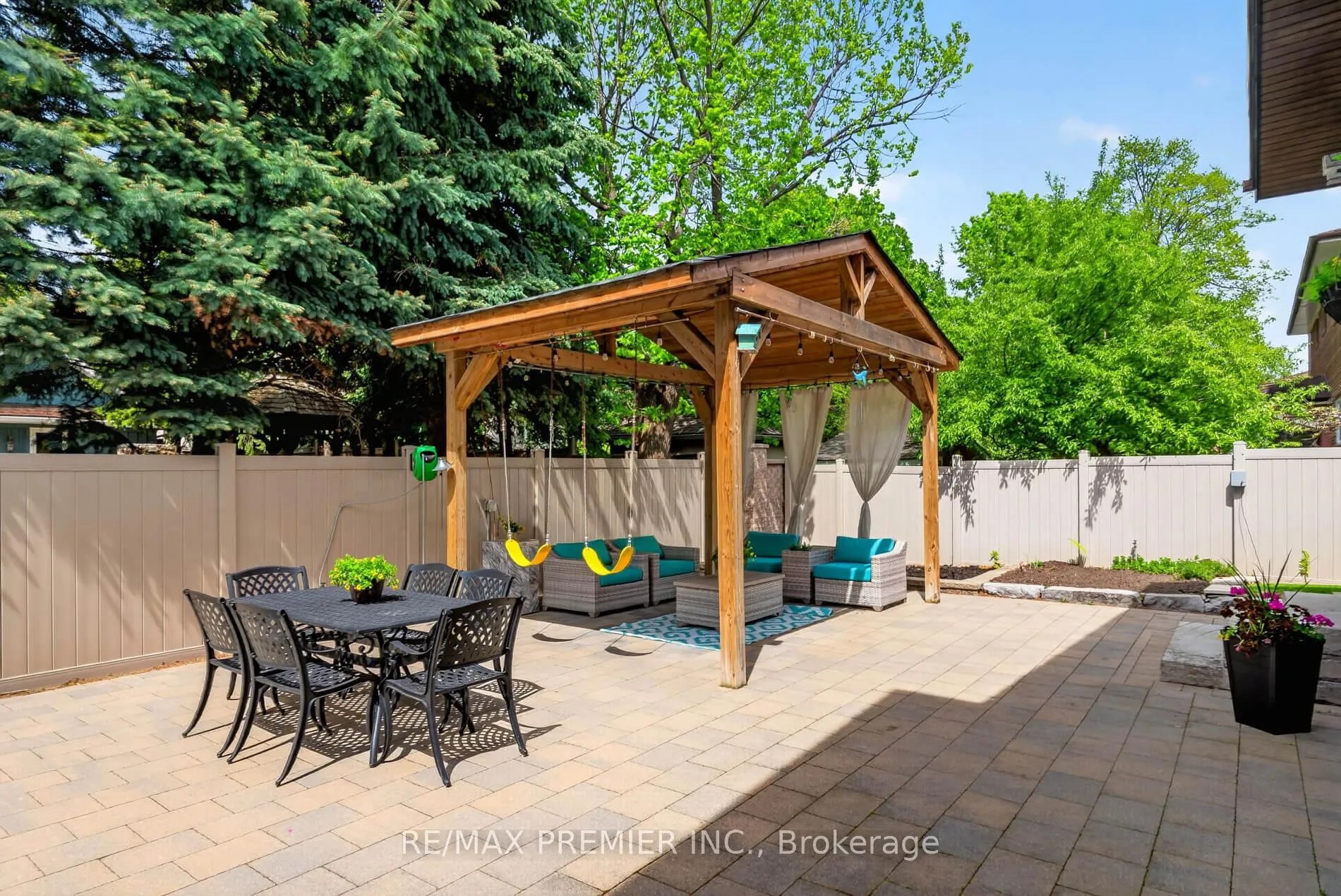 Photo 44 of 21 Forest Circle Court, Vaughan, East Woodbridge — HOMEH