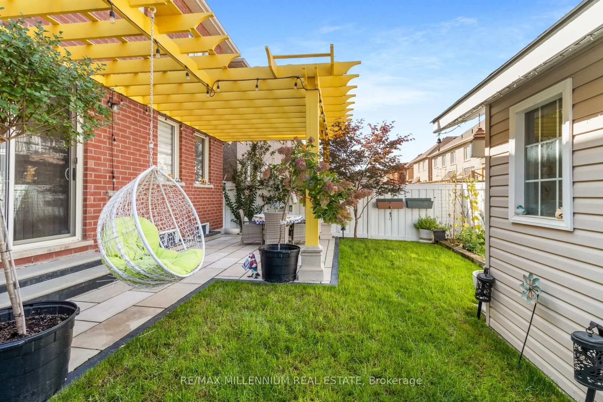 Photo 7 of 6 Trentonian Street, Brampton, Sandringham-Wellington North — HOMEH
