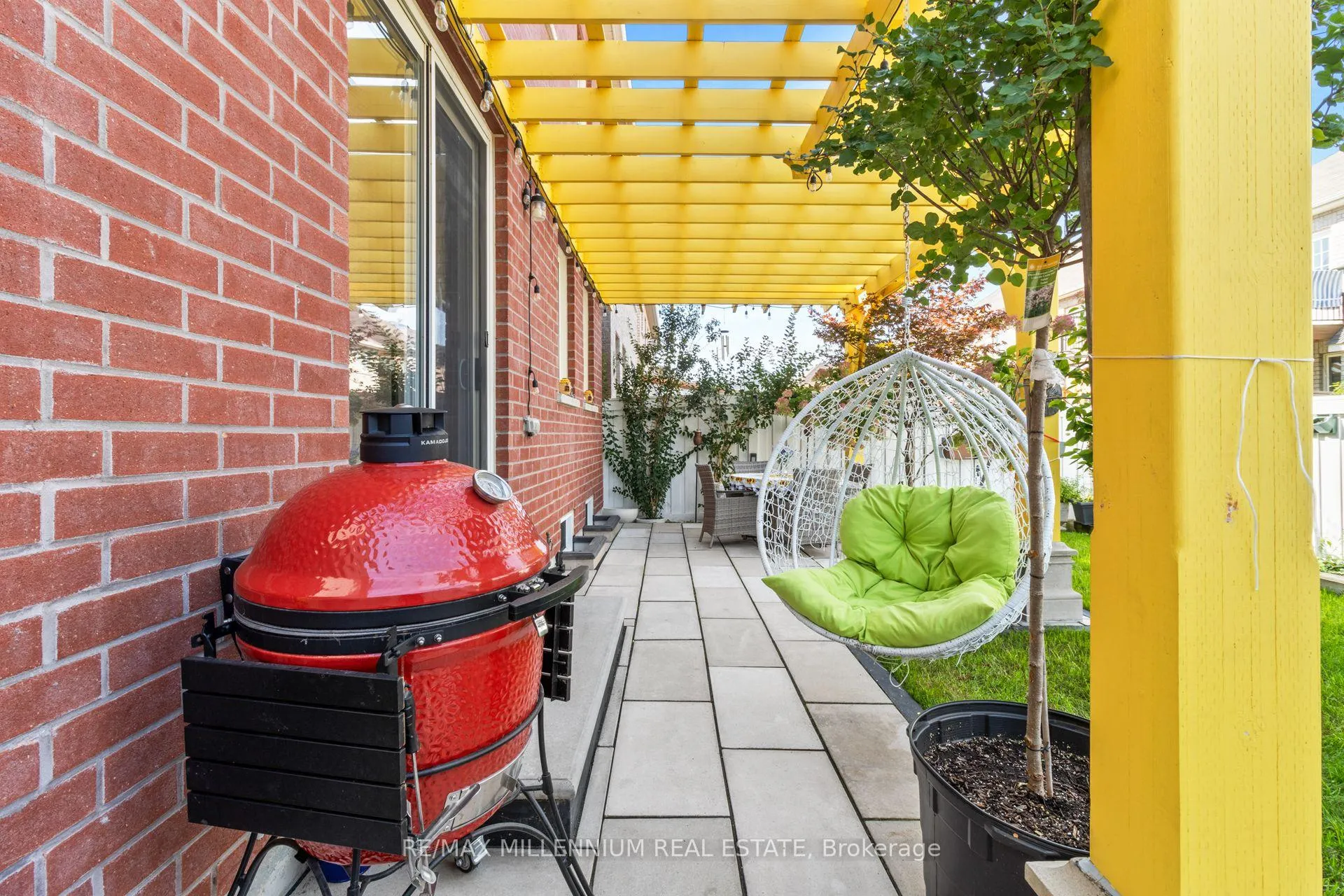 Photo 8 of 6 Trentonian Street, Brampton, Sandringham-Wellington North — HOMEH