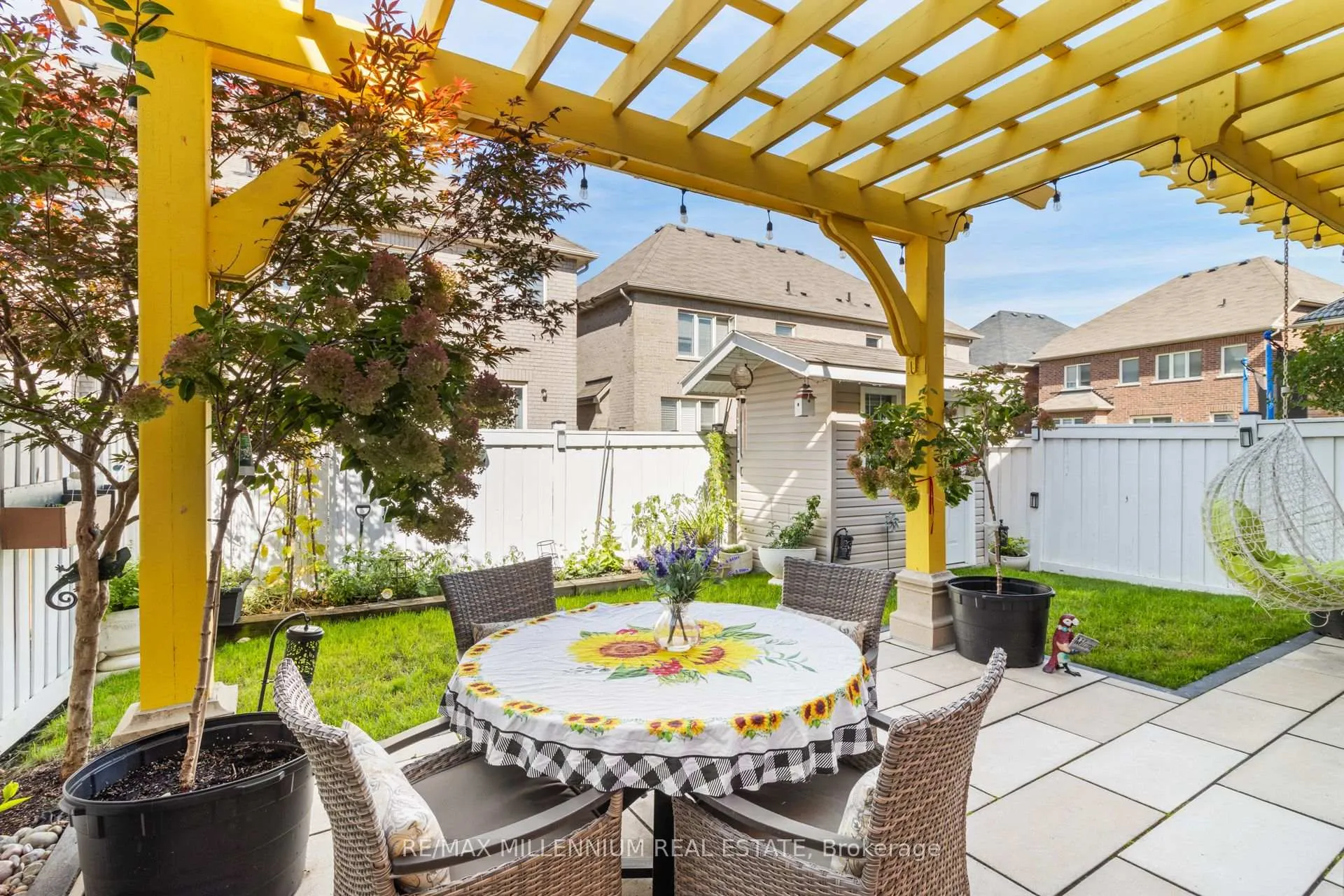 Photo 10 of 6 Trentonian Street, Brampton, Sandringham-Wellington North — HOMEH
