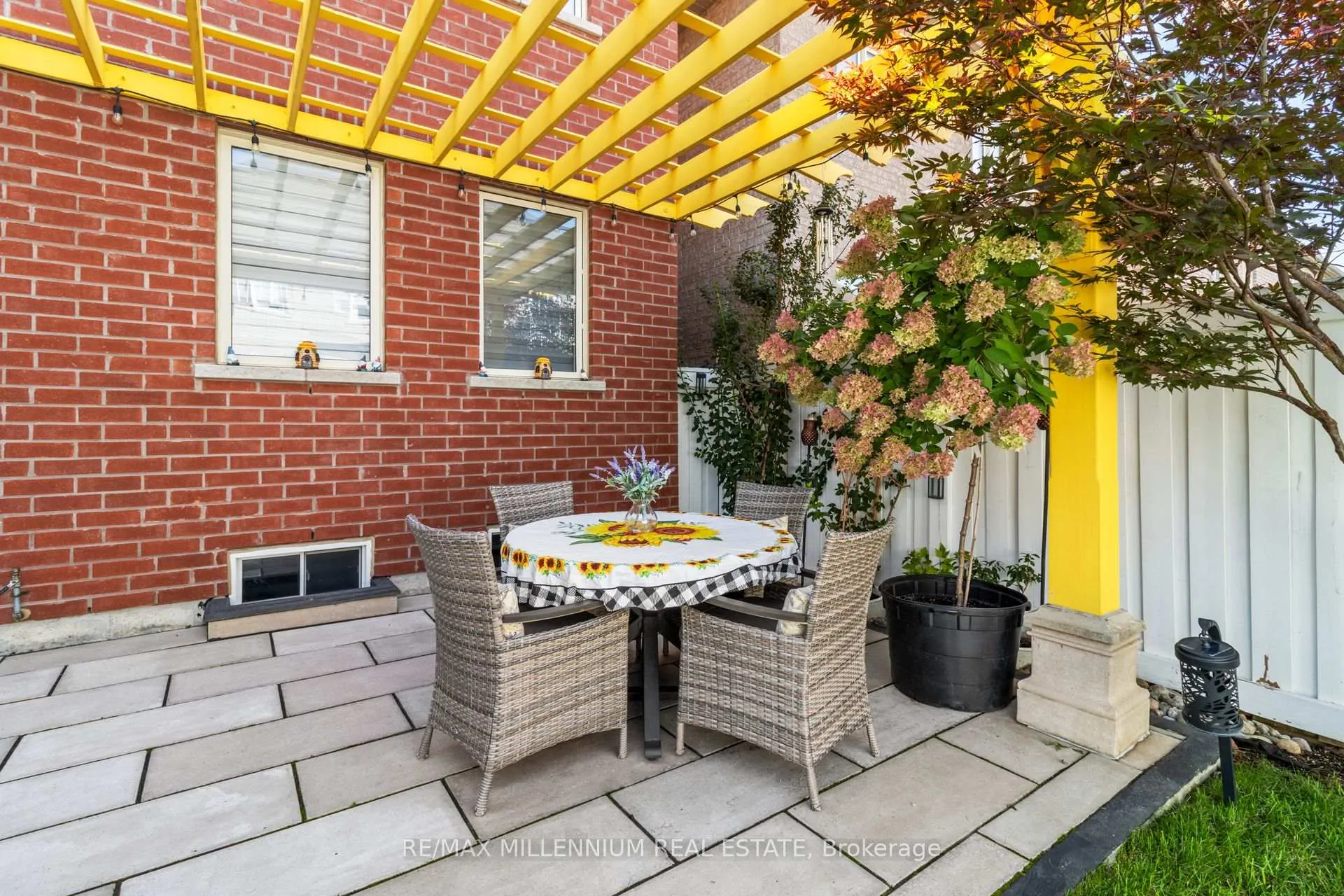 Photo 13 of 6 Trentonian Street, Brampton, Sandringham-Wellington North — HOMEH
