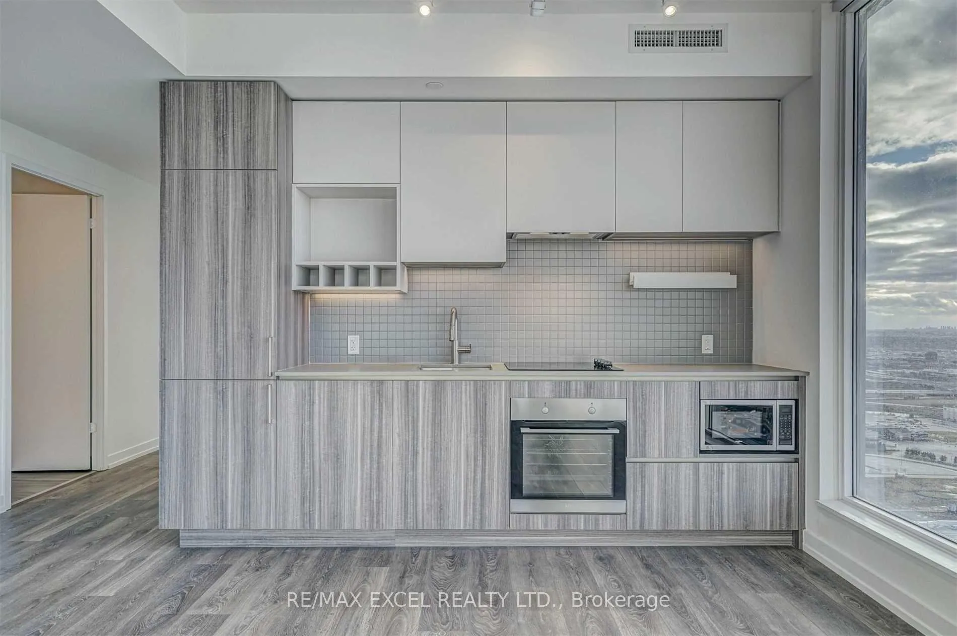 Photo 3 of Unit 4910, 5 Buttermill Avenue, Vaughan, Vaughan Corporate Centre — HOMEH