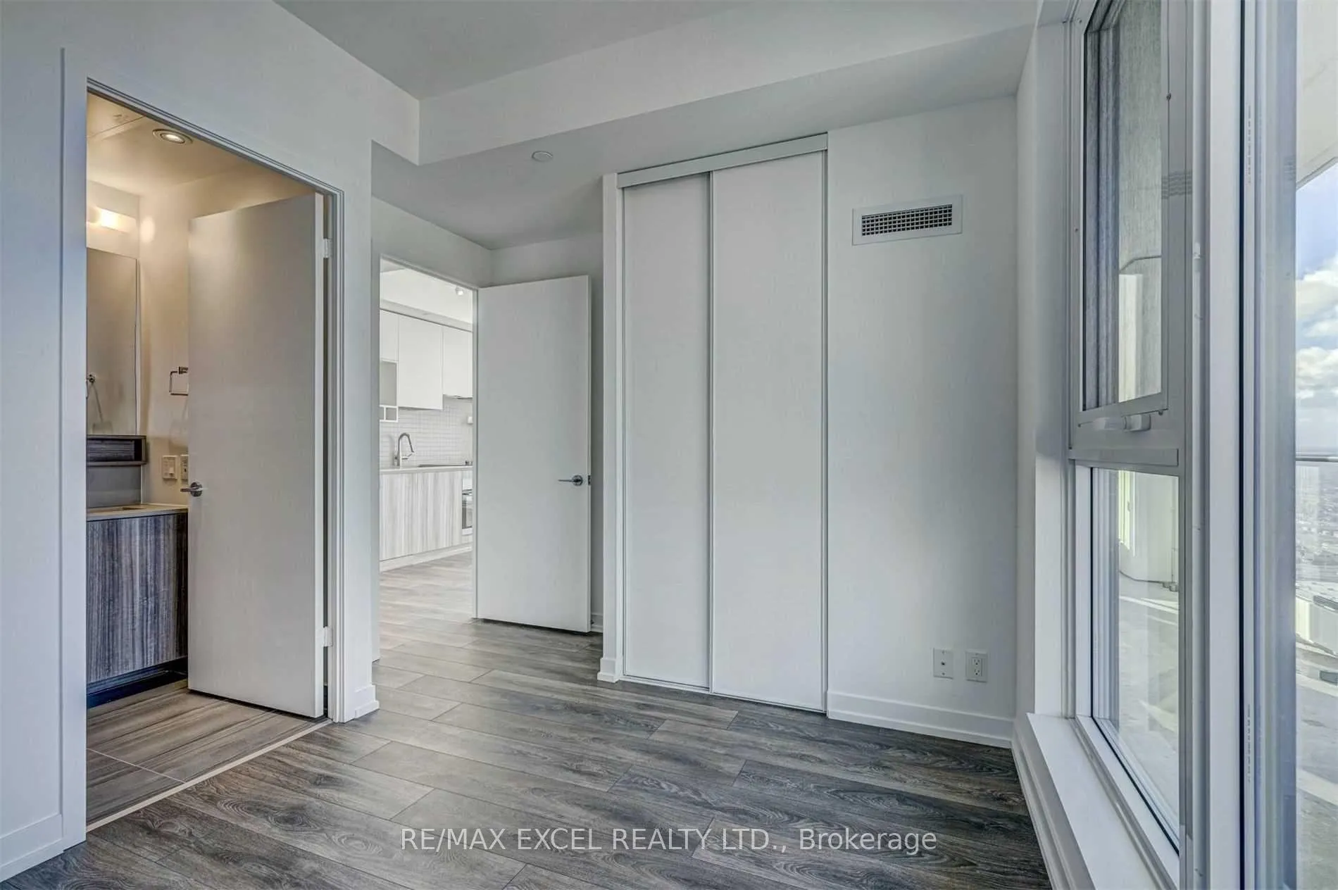 Photo 5 of Unit 4910, 5 Buttermill Avenue, Vaughan, Vaughan Corporate Centre — HOMEH