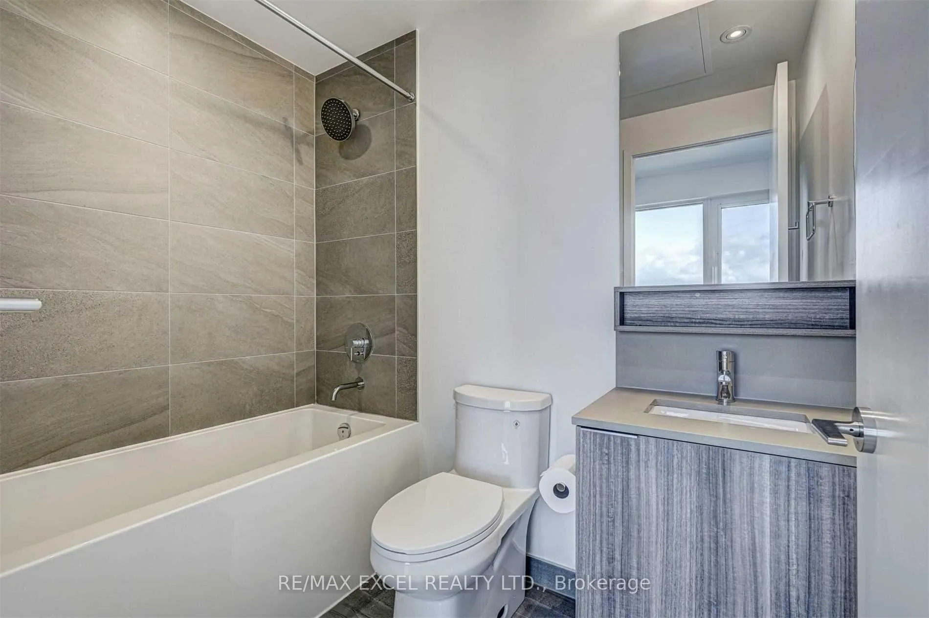 Photo 8 of Unit 4910, 5 Buttermill Avenue, Vaughan, Vaughan Corporate Centre — HOMEH