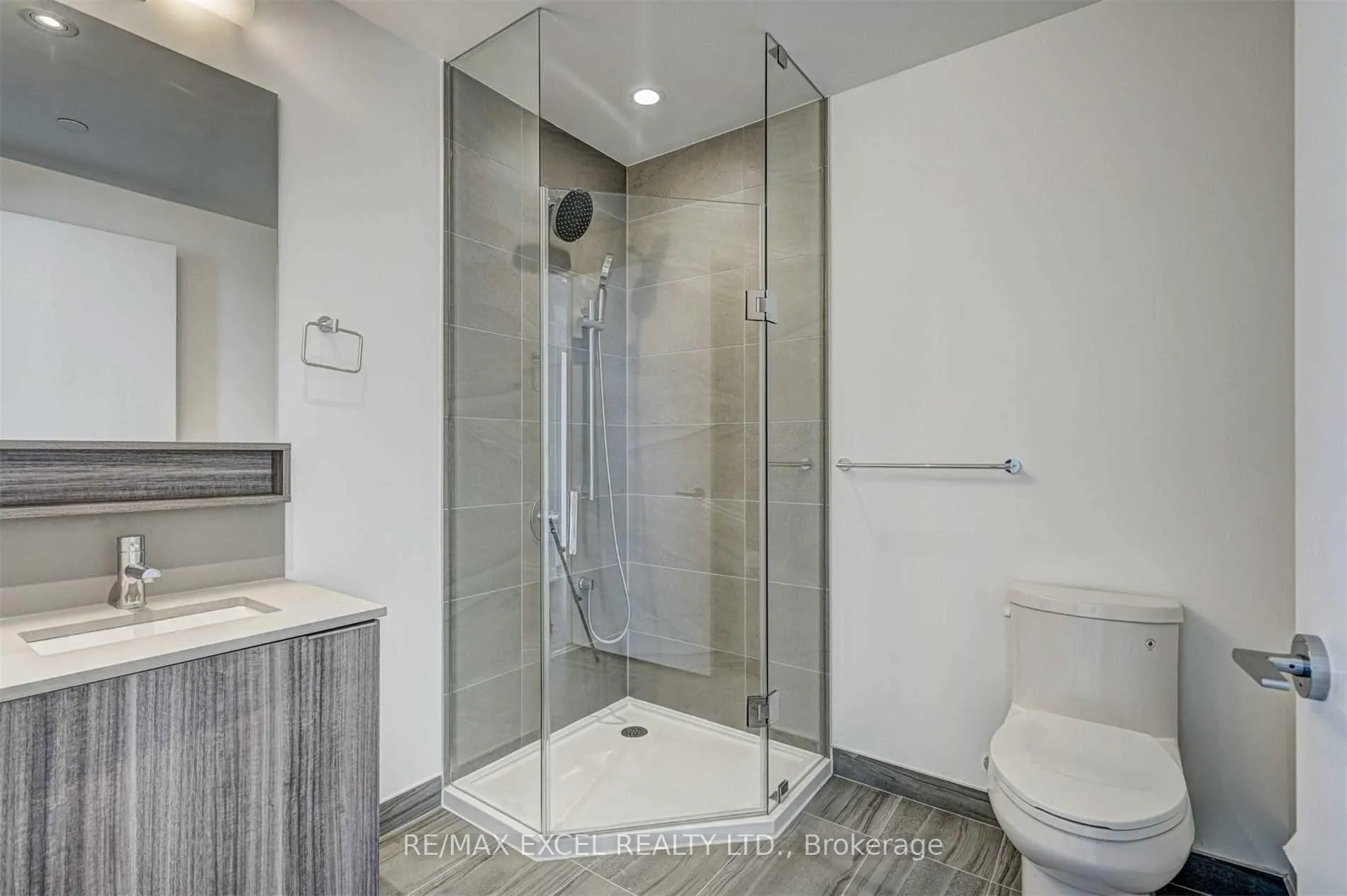 Photo 9 of Unit 4910, 5 Buttermill Avenue, Vaughan, Vaughan Corporate Centre — HOMEH