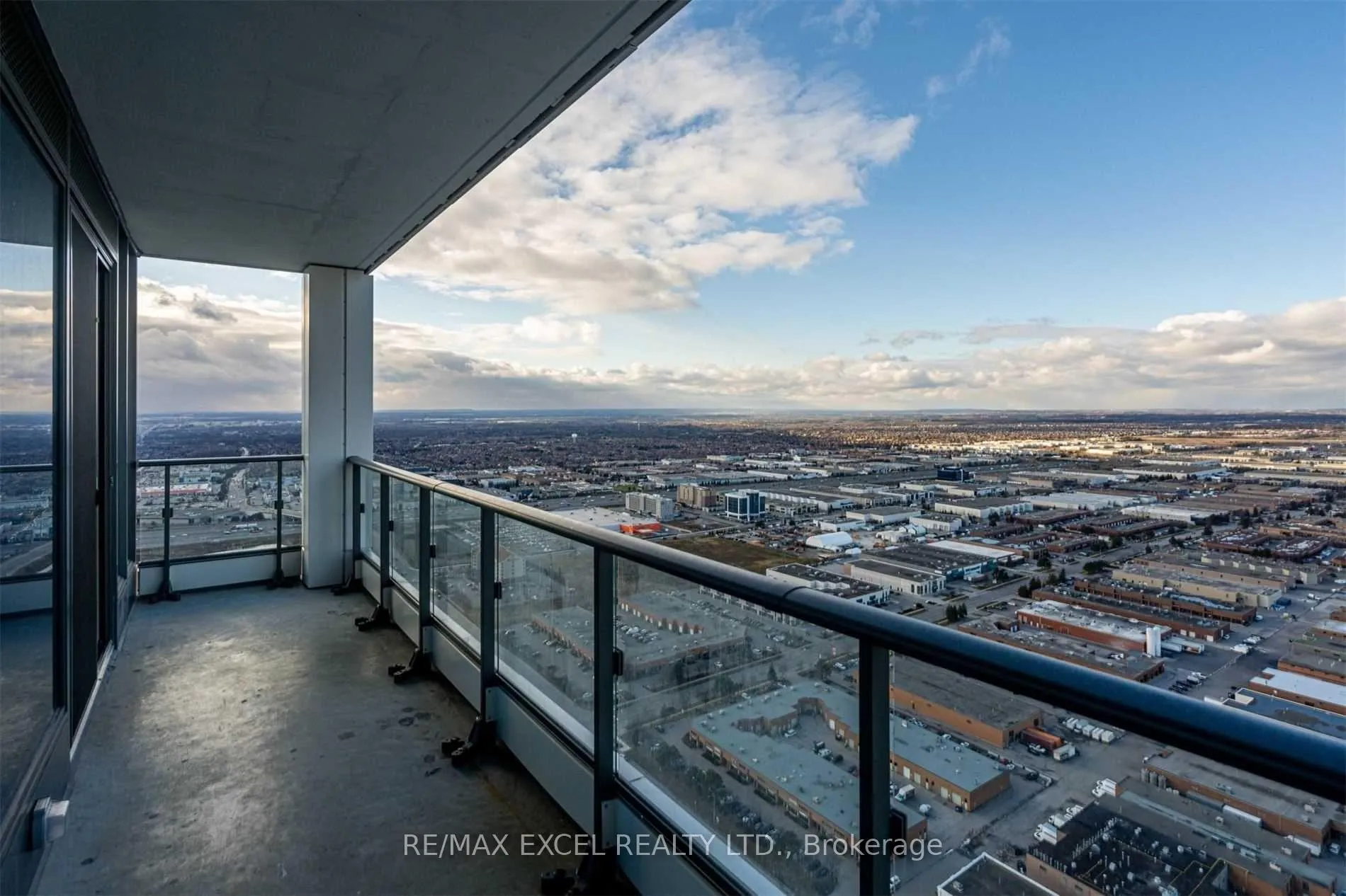 Photo 13 of Unit 4910, 5 Buttermill Avenue, Vaughan, Vaughan Corporate Centre — HOMEH
