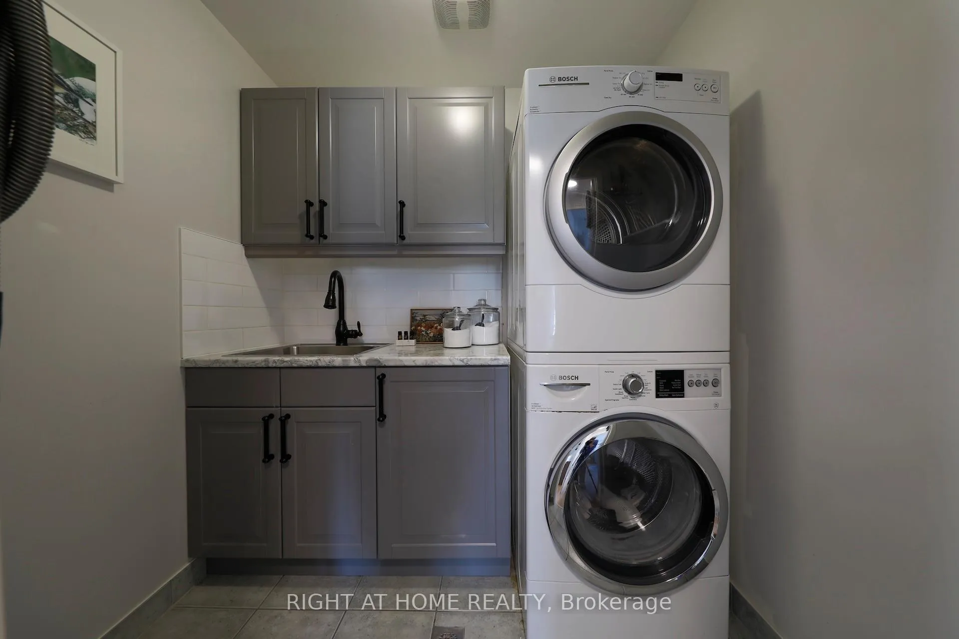 Photo 23 of 3342 Moses Way, Burlington, Alton — HOMEH