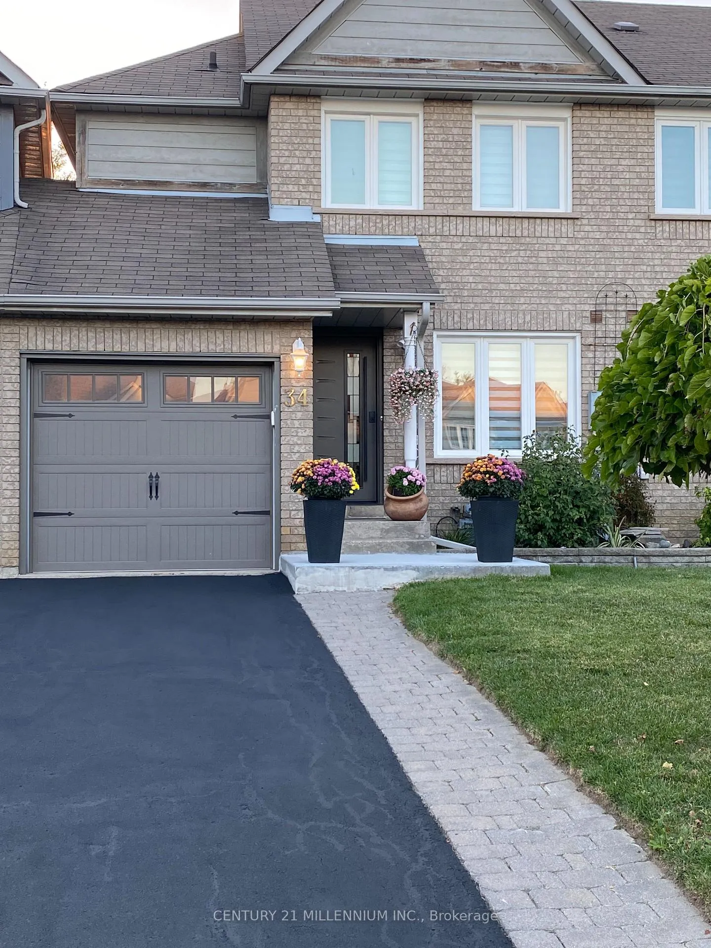 Photo 5 of 34 Gardenia Way, Caledon, Rural Caledon — HOMEH