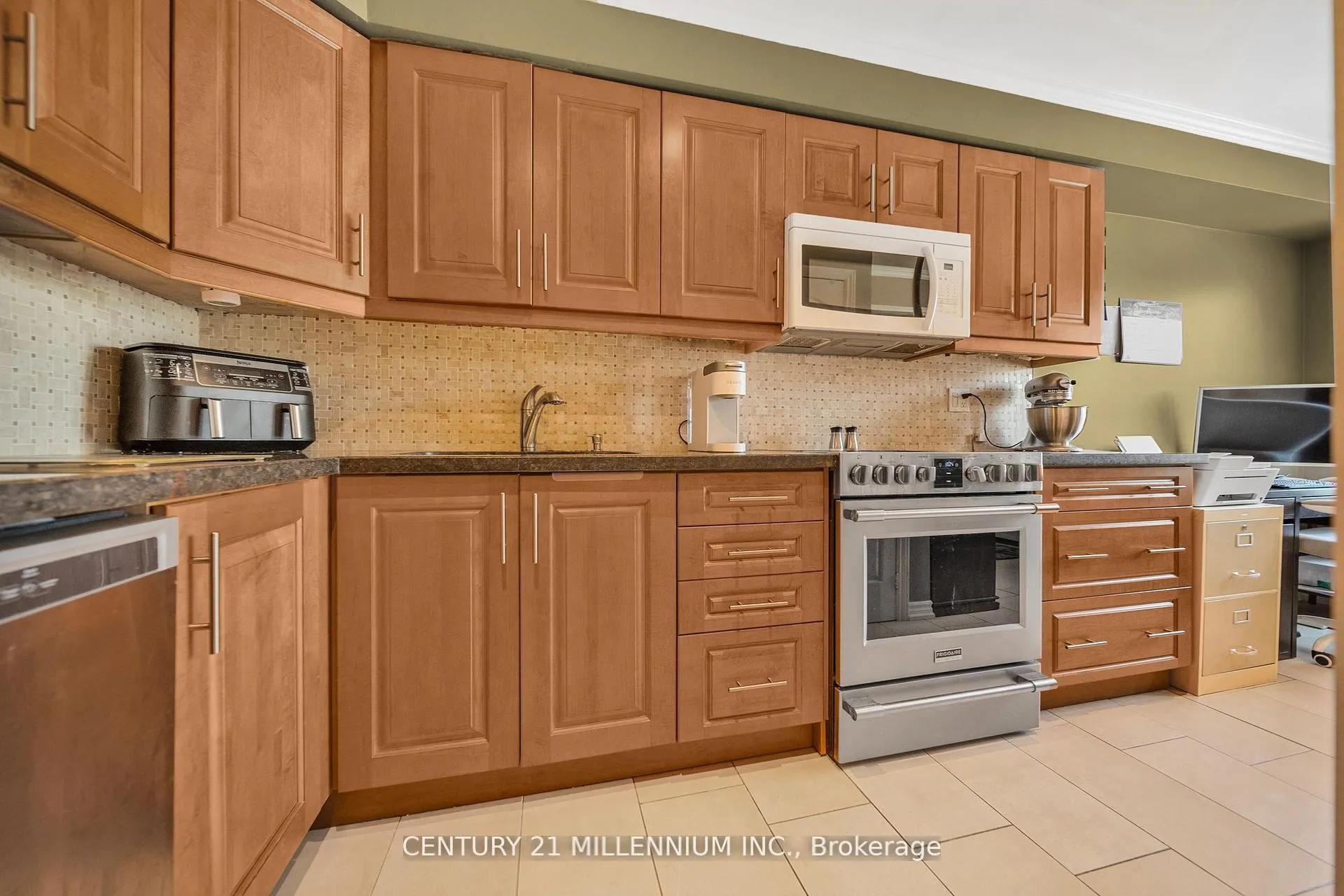 Photo 13 of 34 Gardenia Way, Caledon, Rural Caledon — HOMEH