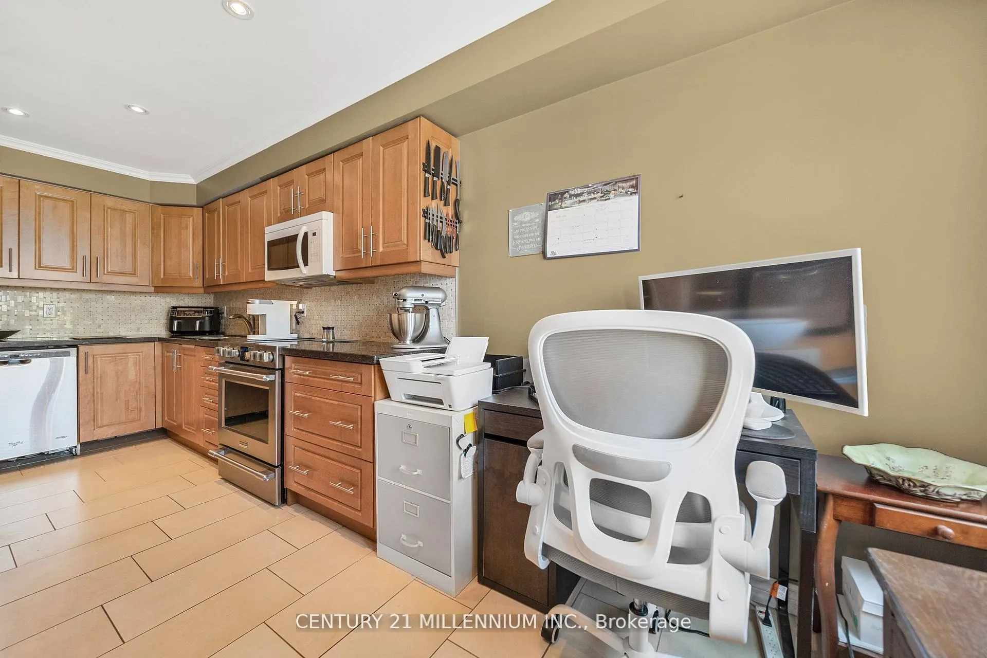 Photo 16 of 34 Gardenia Way, Caledon, Rural Caledon — HOMEH